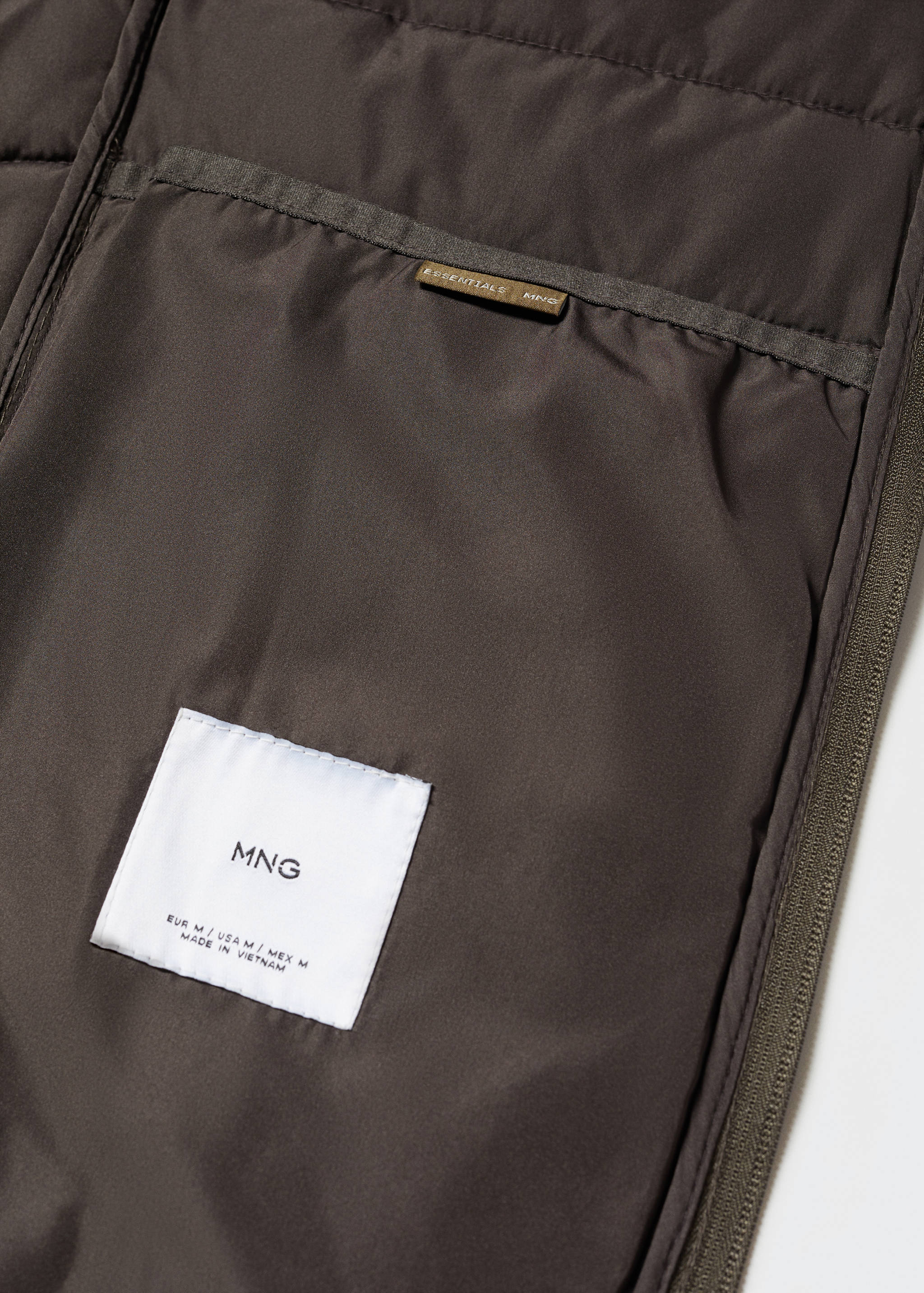 Ultra-light padded water-repellent waistcoat - Details of the article 8