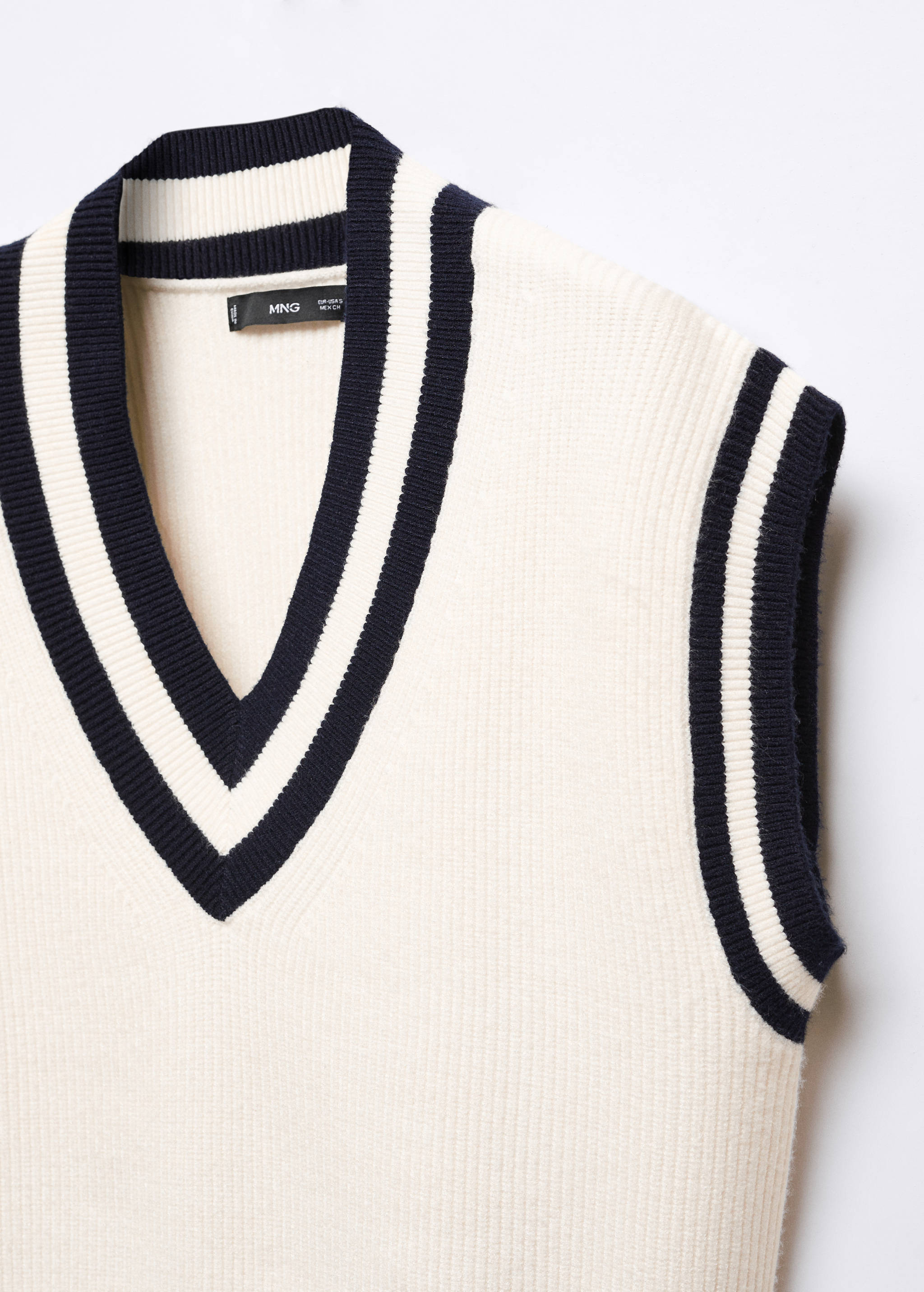 Gilet col V contrasté - Détail de l'article 8