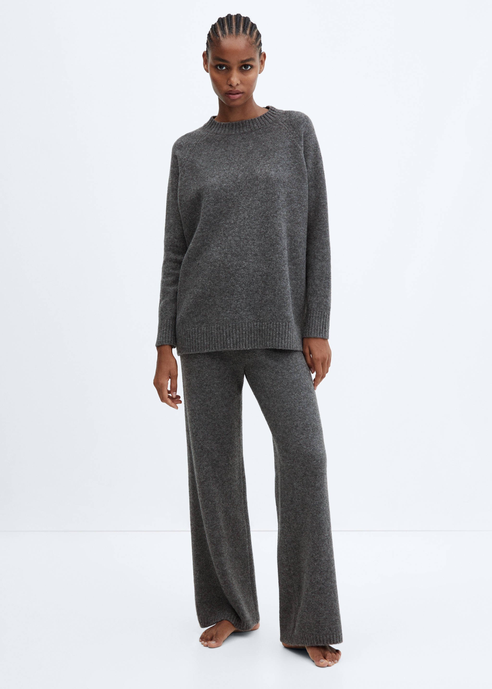 Oversize knit sweater - General plane
