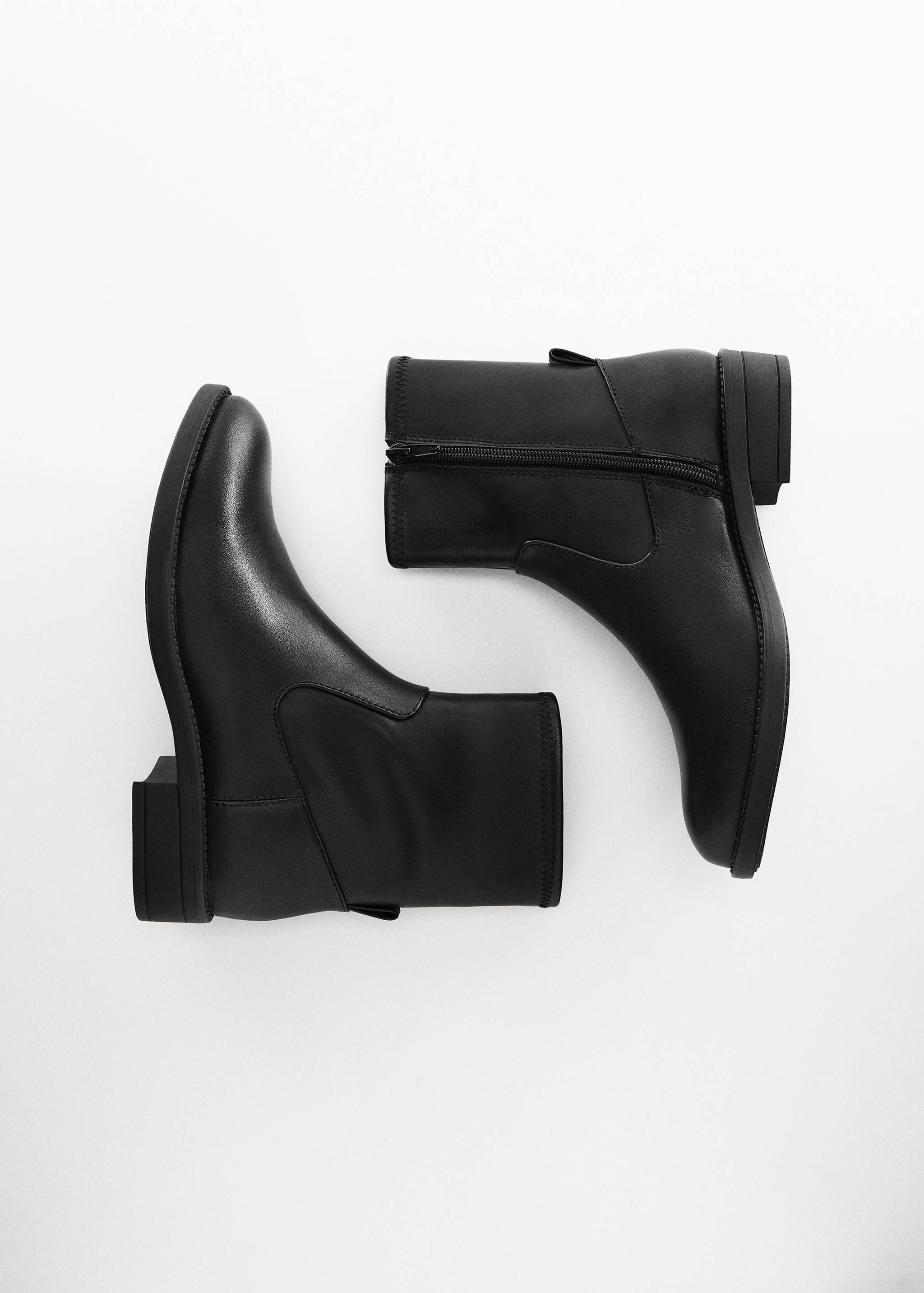 Flat leather ankle boots - Details of the article 5