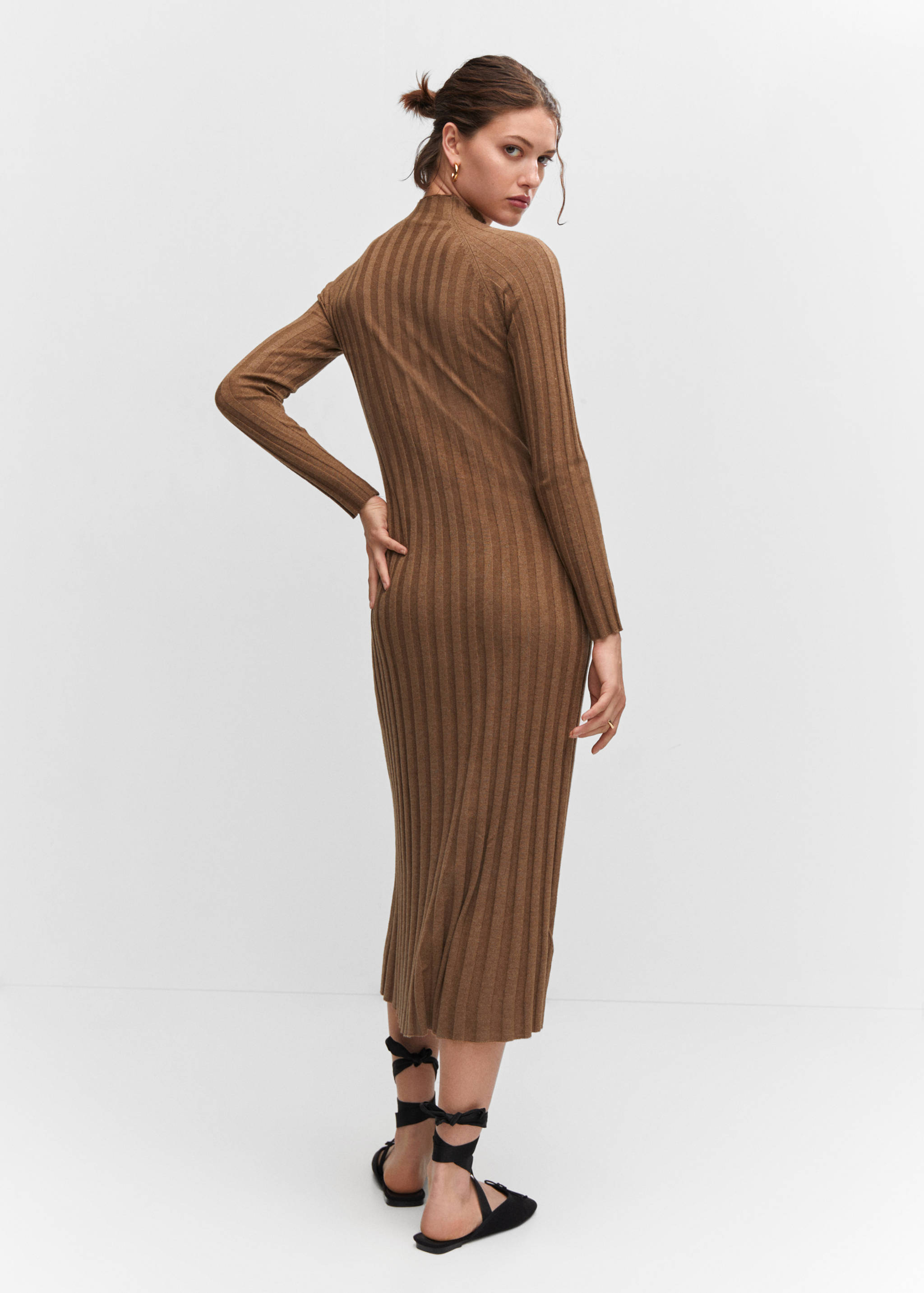 Robe maille côtelée col montant - Verso de l’article