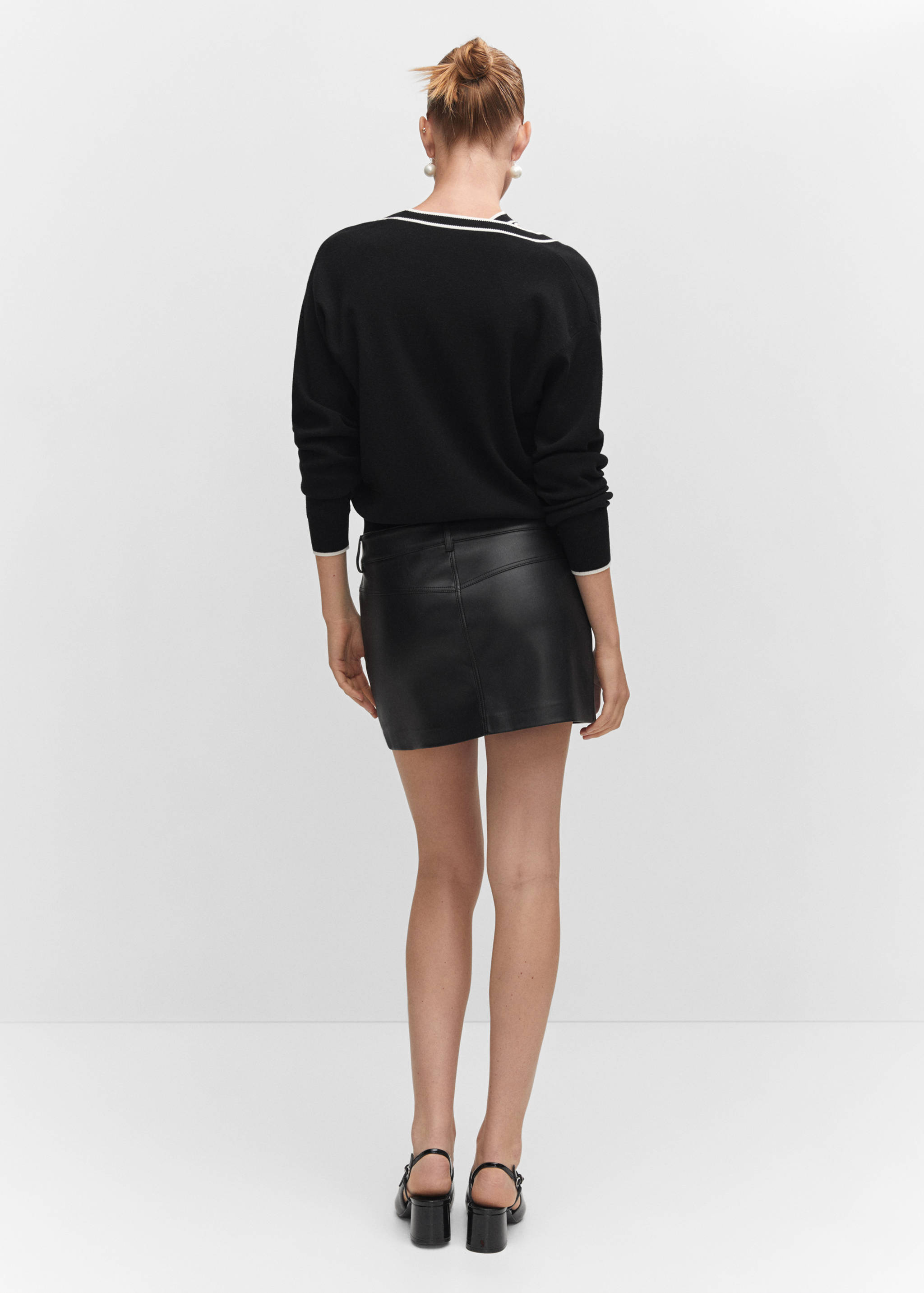 Faux-leather mini-skirt - Reverse of the article