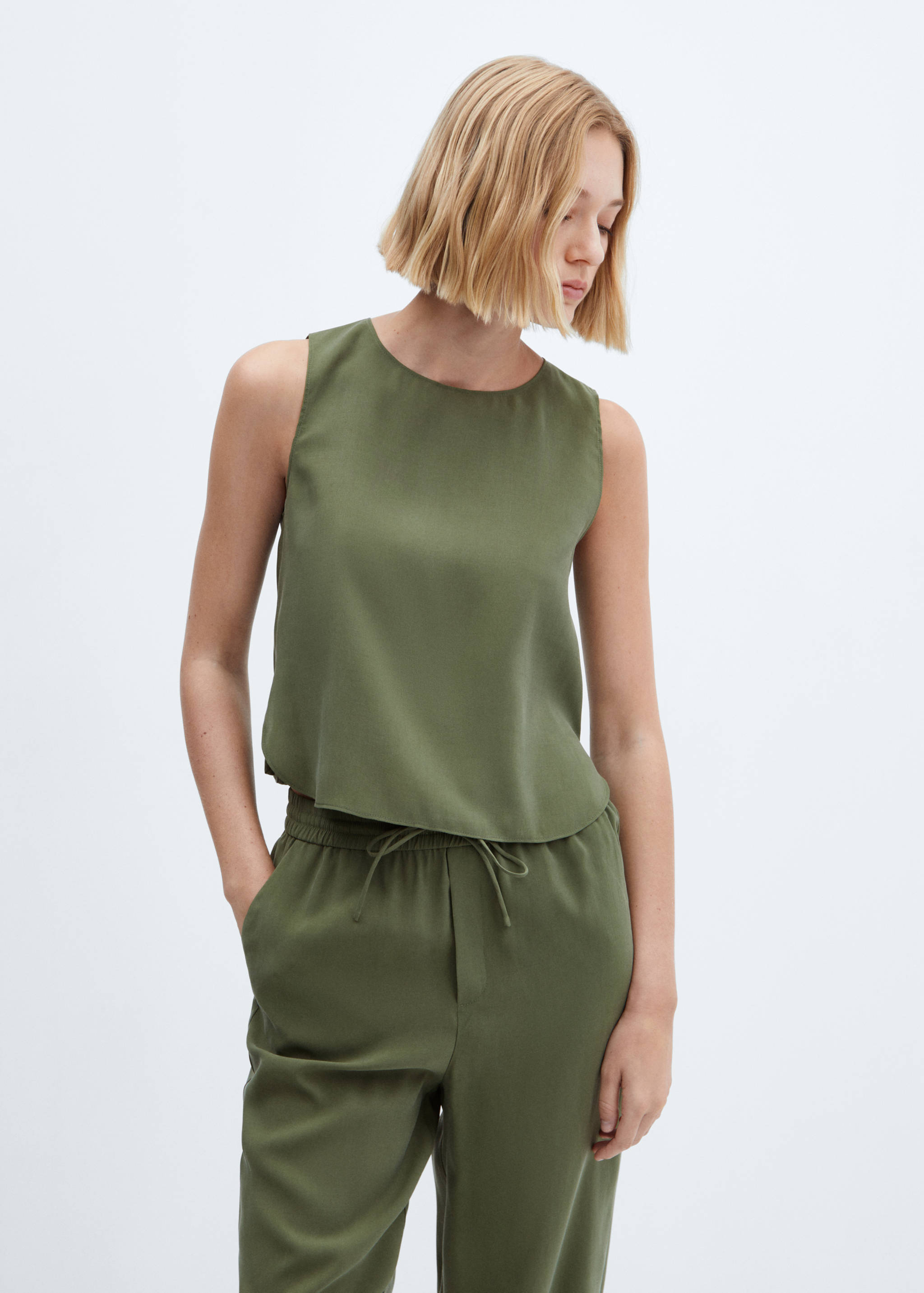 Blusa modal tirantes anchos - Plano medio