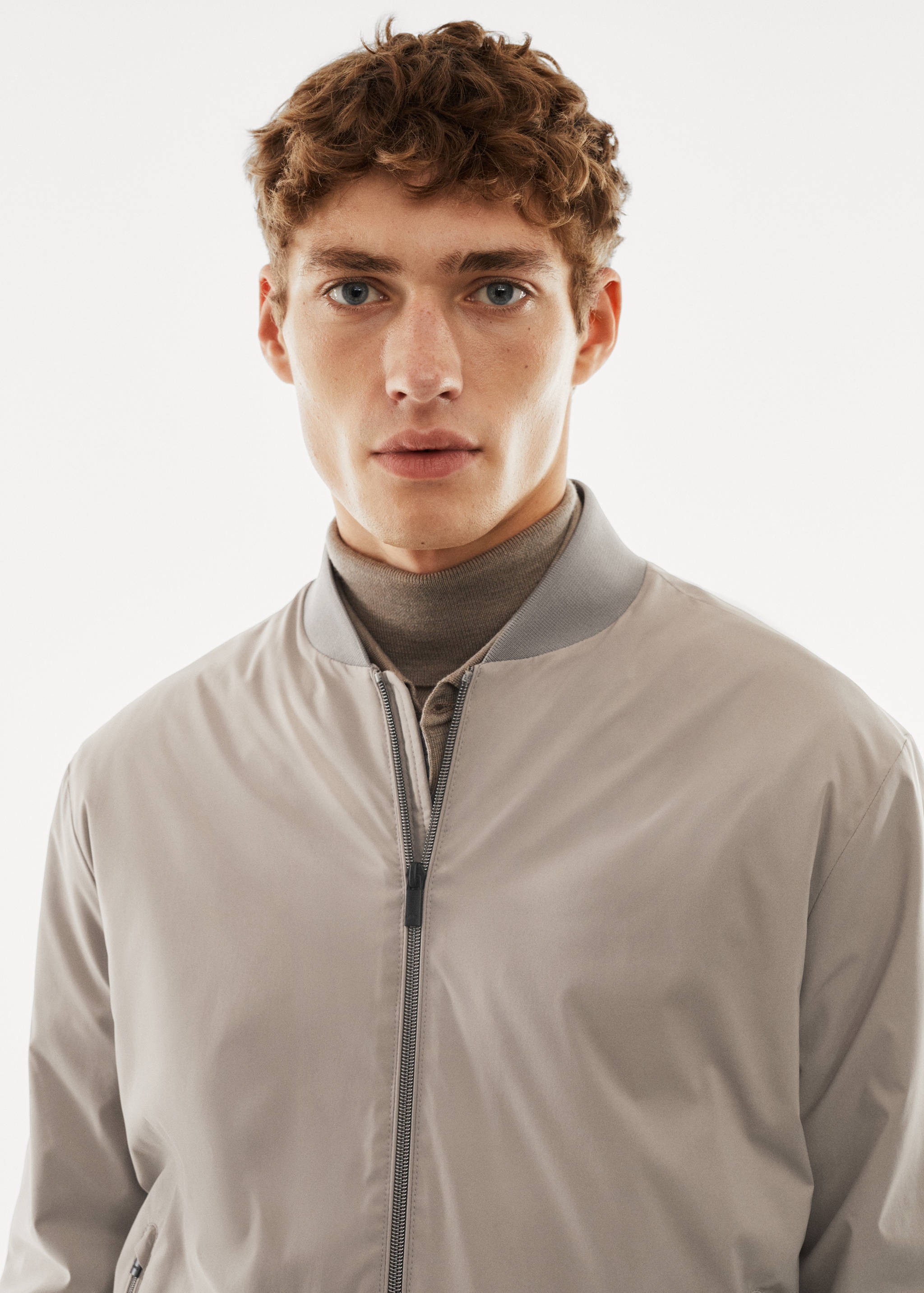 Lightweight water-repellent bomber jacket - Details of the article 1