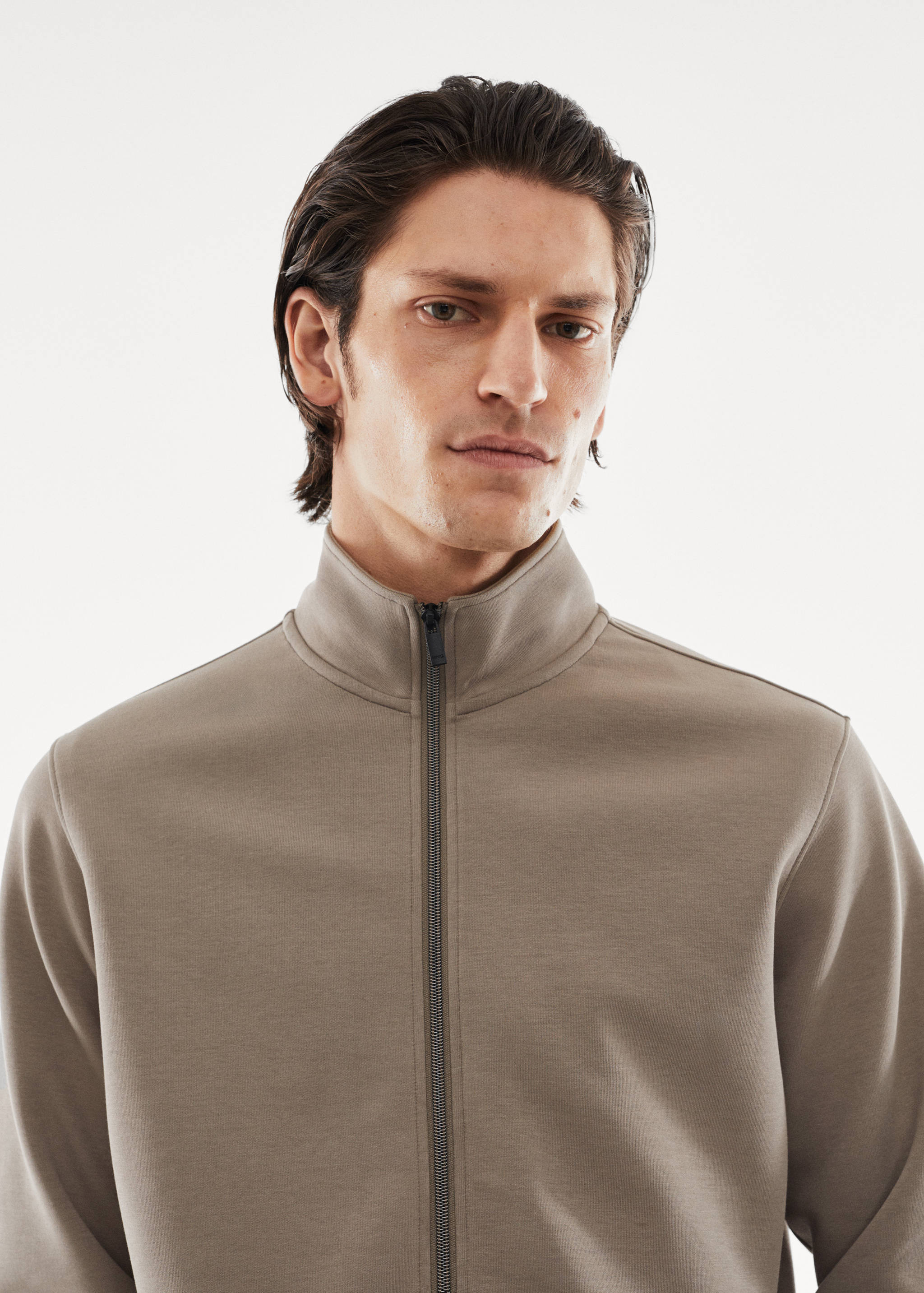 Breathable sweatshirt with zip - Details of the article 1