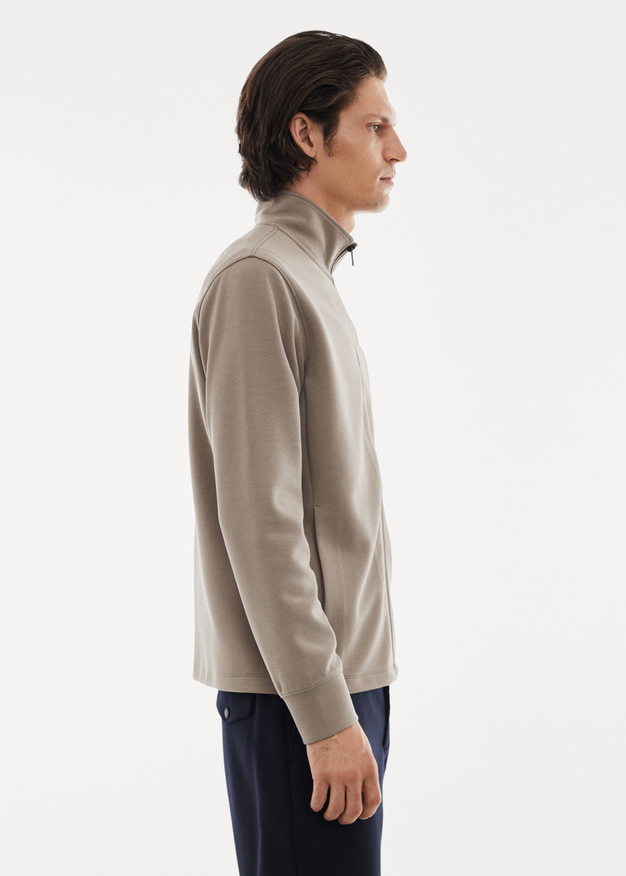 Breathable sweatshirt with zip - Details of the article 2