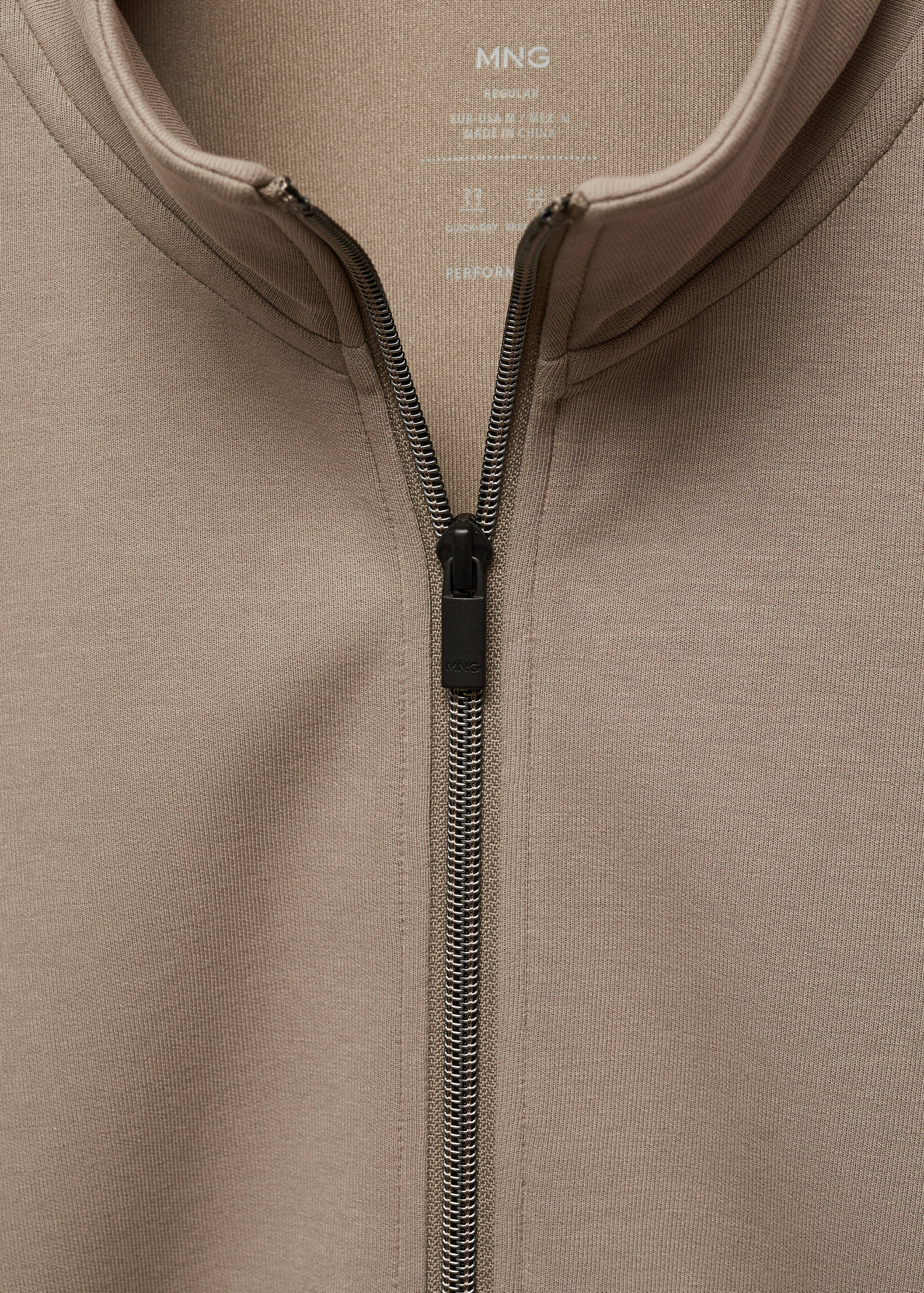 Breathable sweatshirt with zip - Details of the article 8