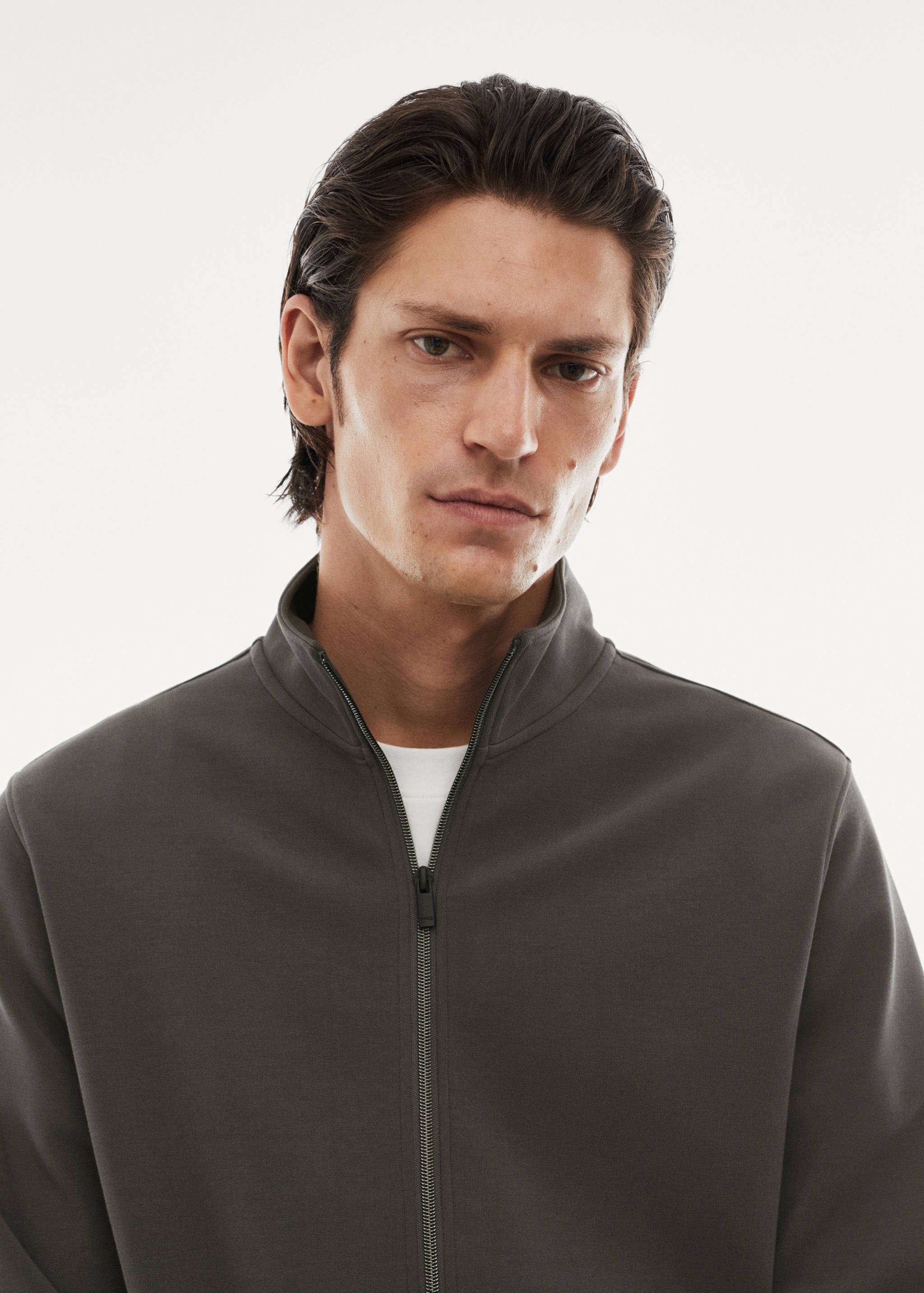 Breathable sweatshirt with zip - Details of the article 1