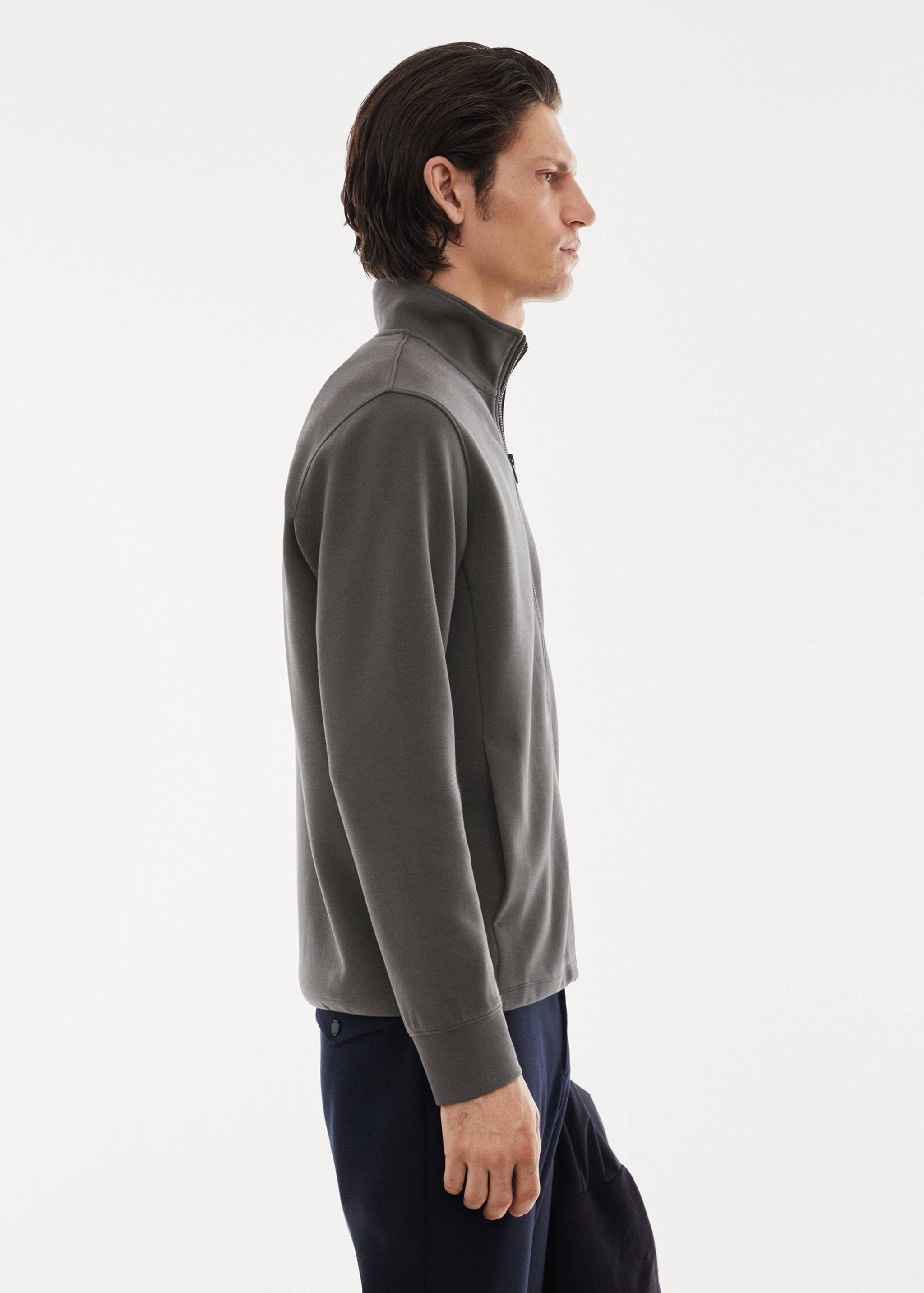 Breathable sweatshirt with zip - Details of the article 4