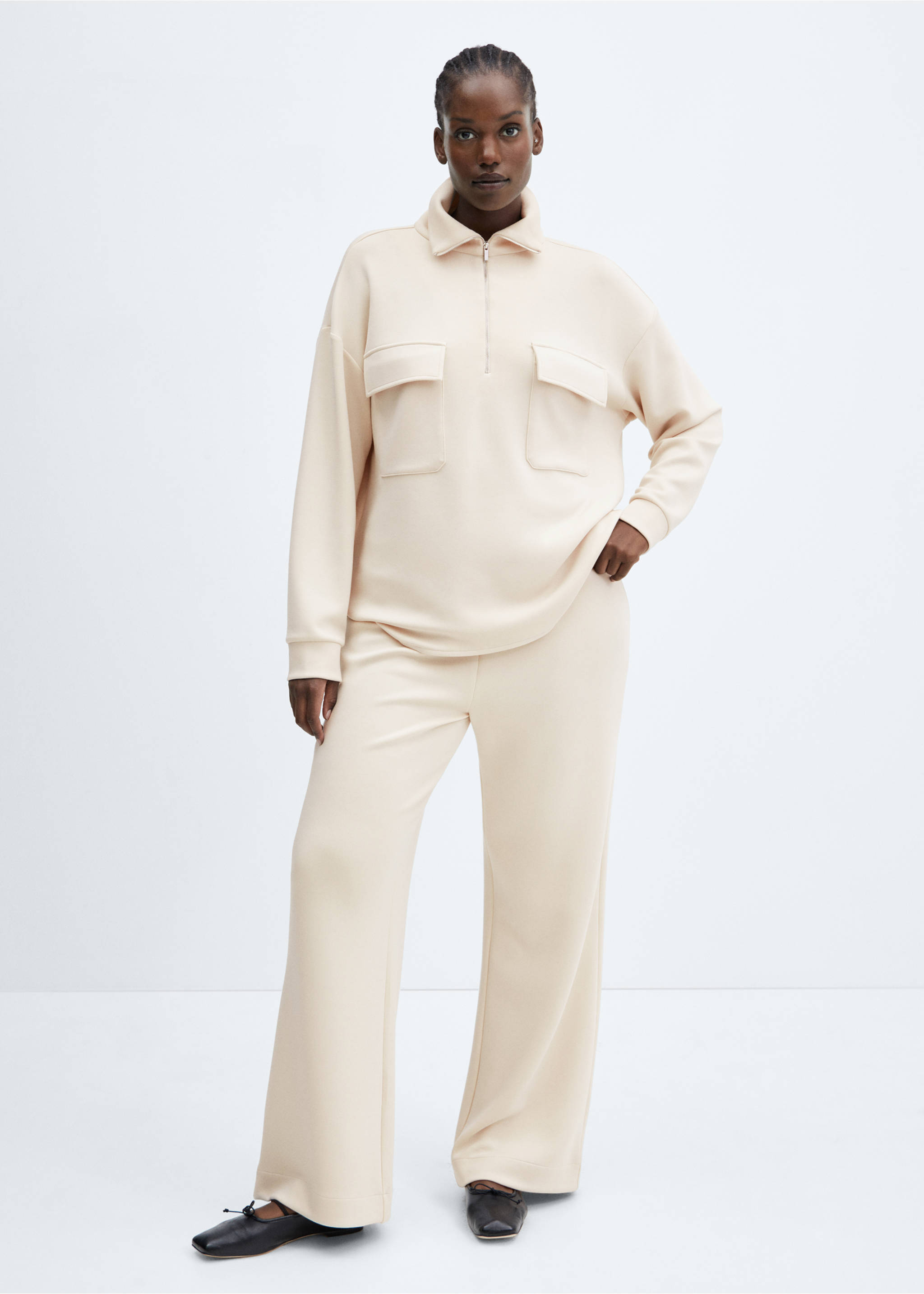 Sweatshirt with patch pocket - Details of the article 3, Beige. Ref: 57045964-00.