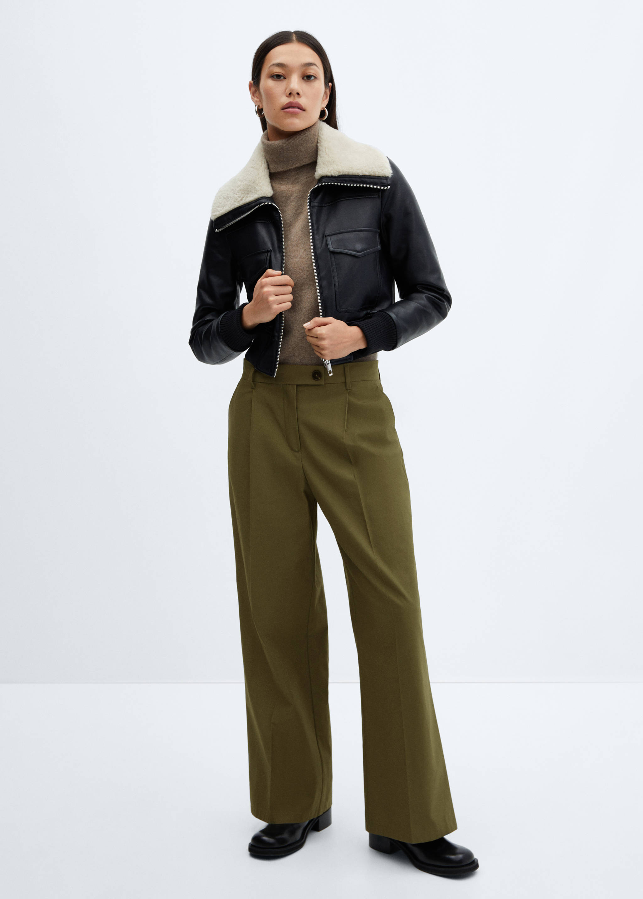 Wide leg pleated trousers - General plane