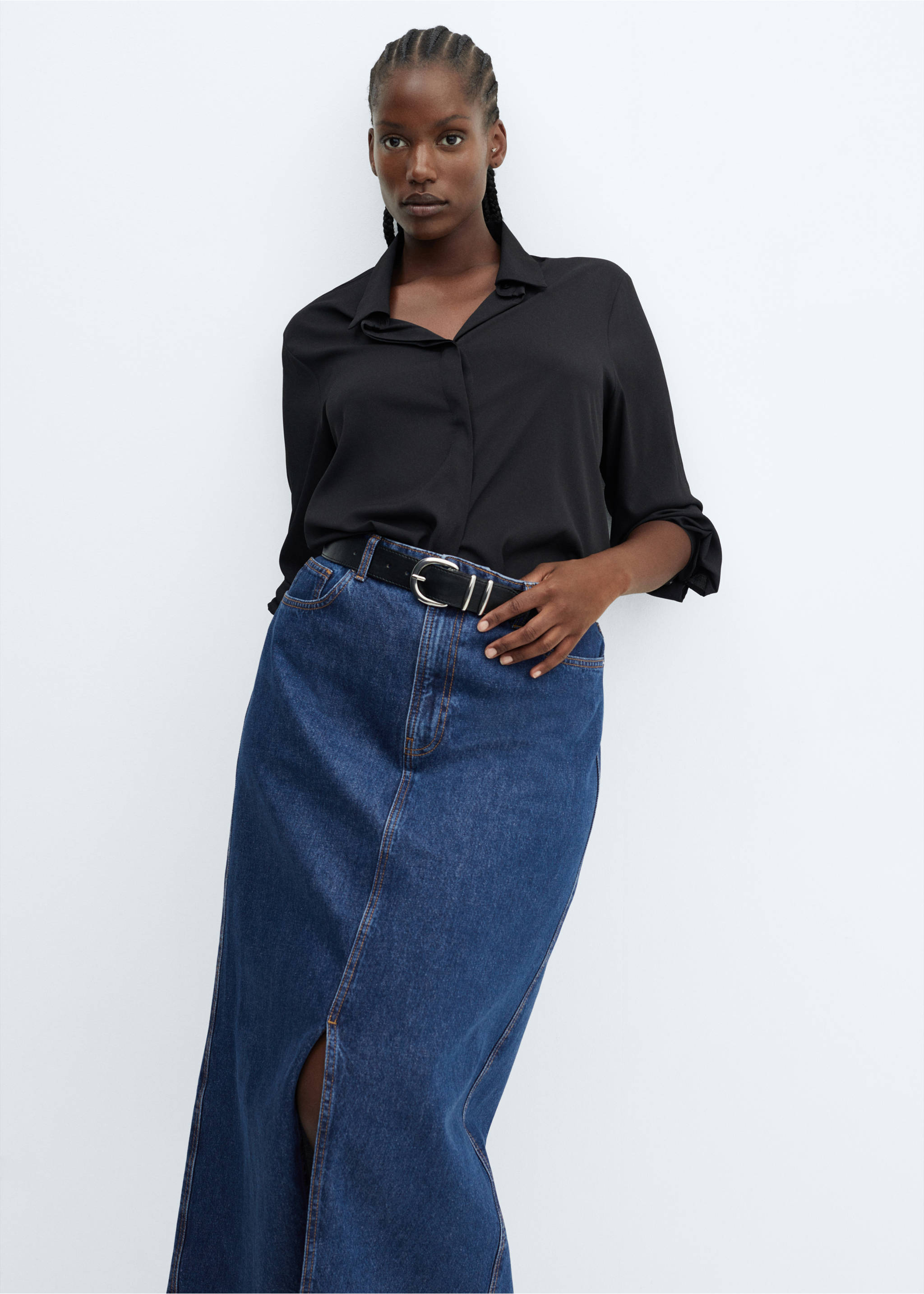 Slit denim skirt - Details of the article 4, Dark Blue. Ref: 57045971-00.