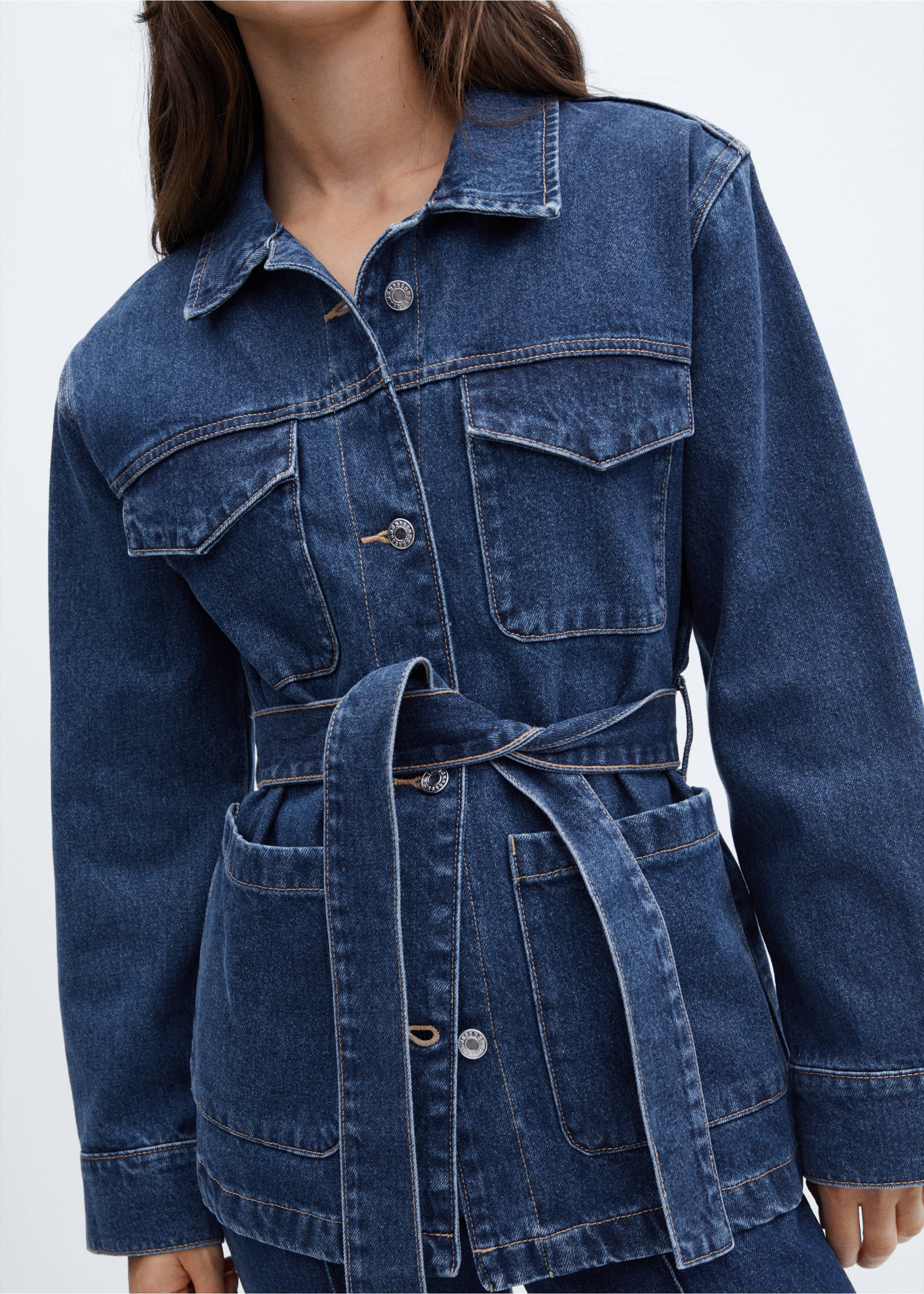 Denim jacket with belt - Details of the article 3, Dark Blue. Ref: 57045979-00.
