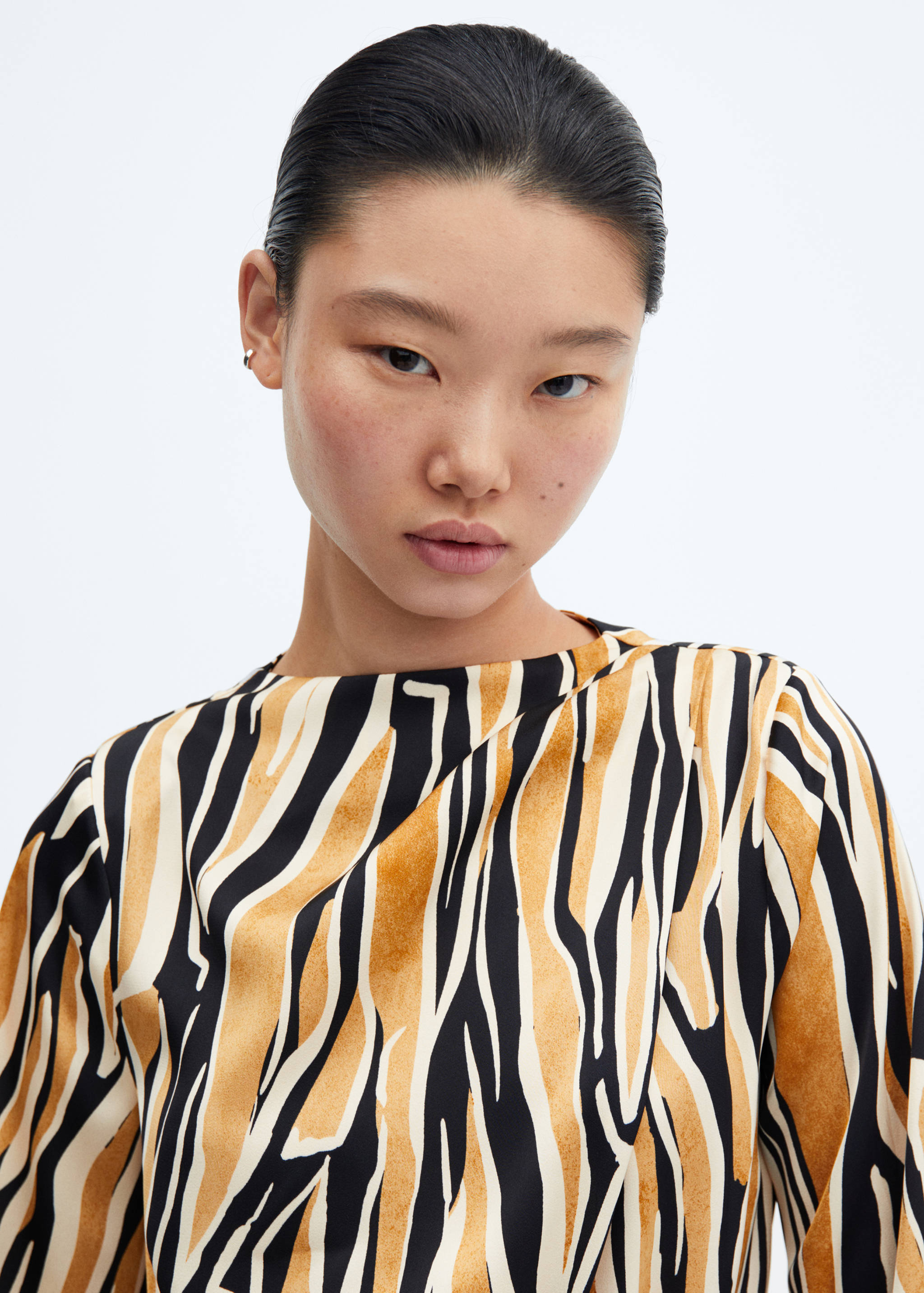 فستان قصير بنقشة - تفاصيل المنتج 1