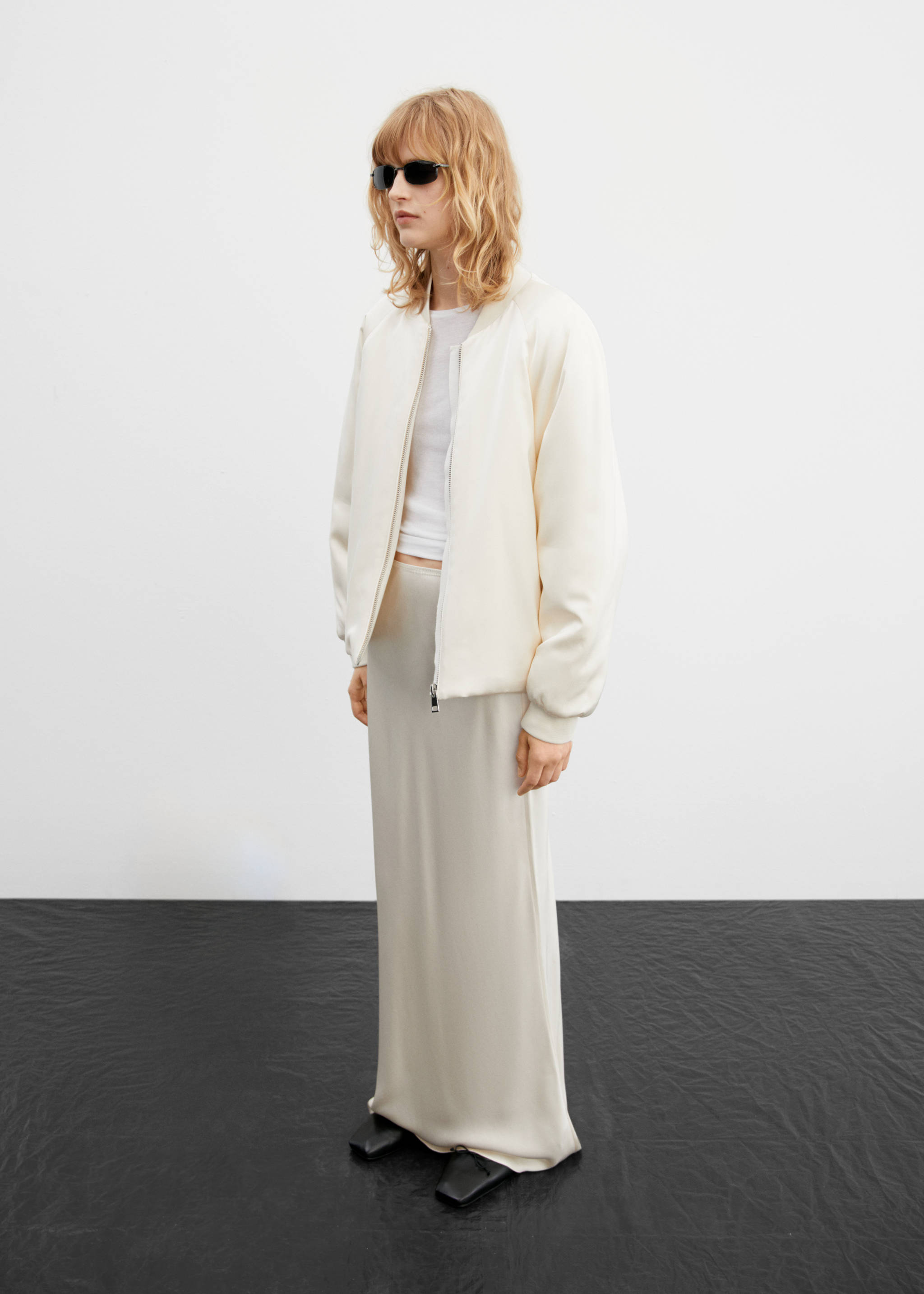 Extra-long satin skirt - General plane