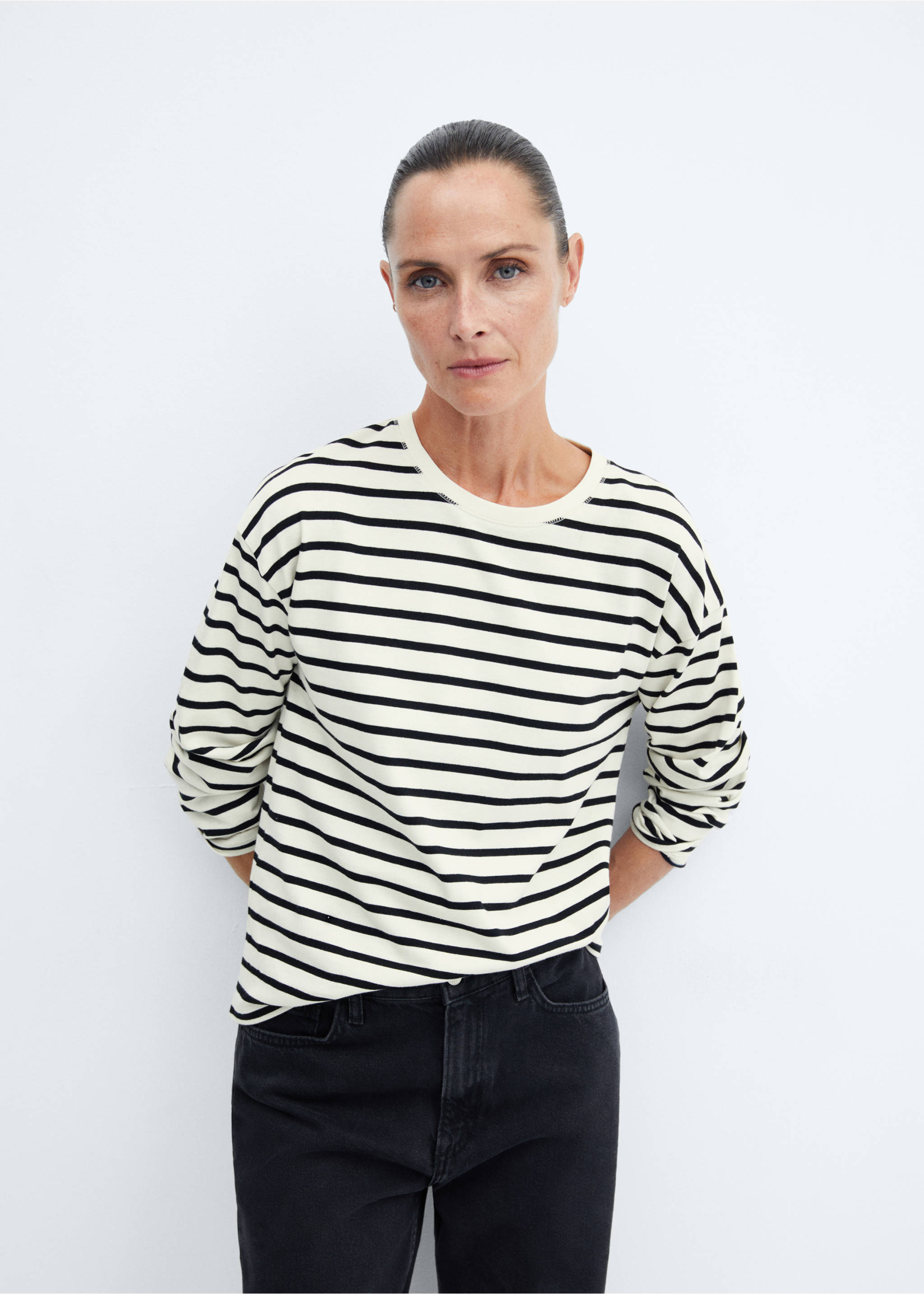 Striped round-neck sweatshirt - Medium plane, Black. Ref: 57046021-00.