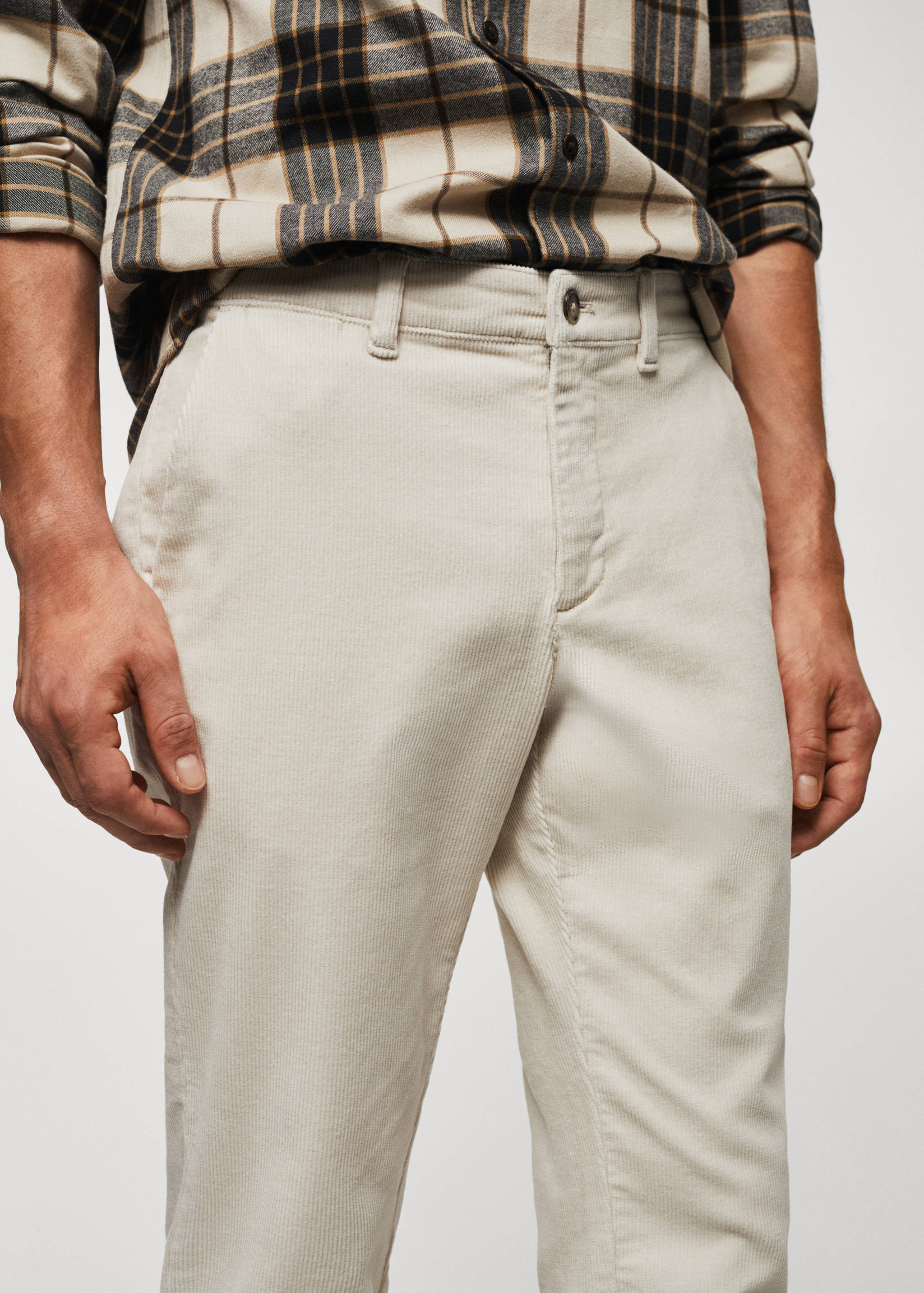 Corduroy slim-fit cropped trousers - Details of the article 1