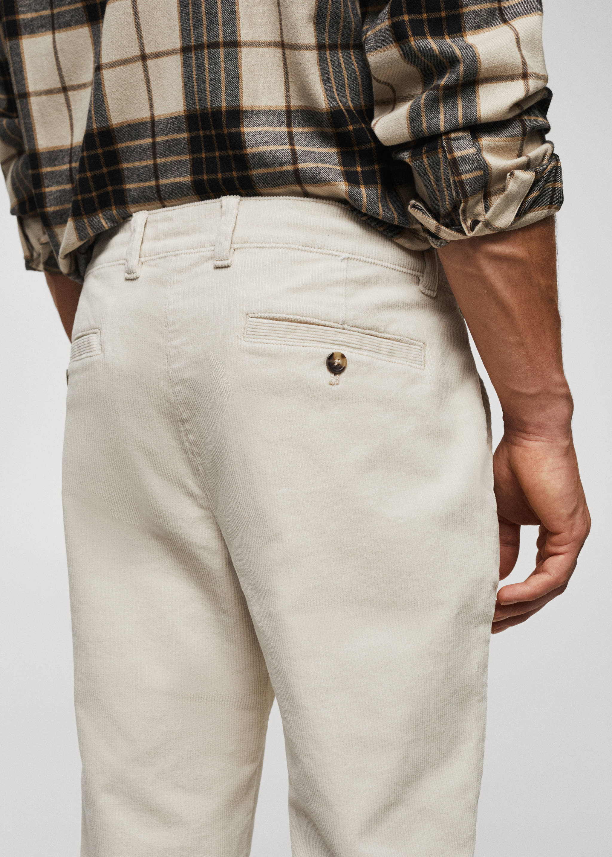 Corduroy slim-fit cropped trousers - Details of the article 6