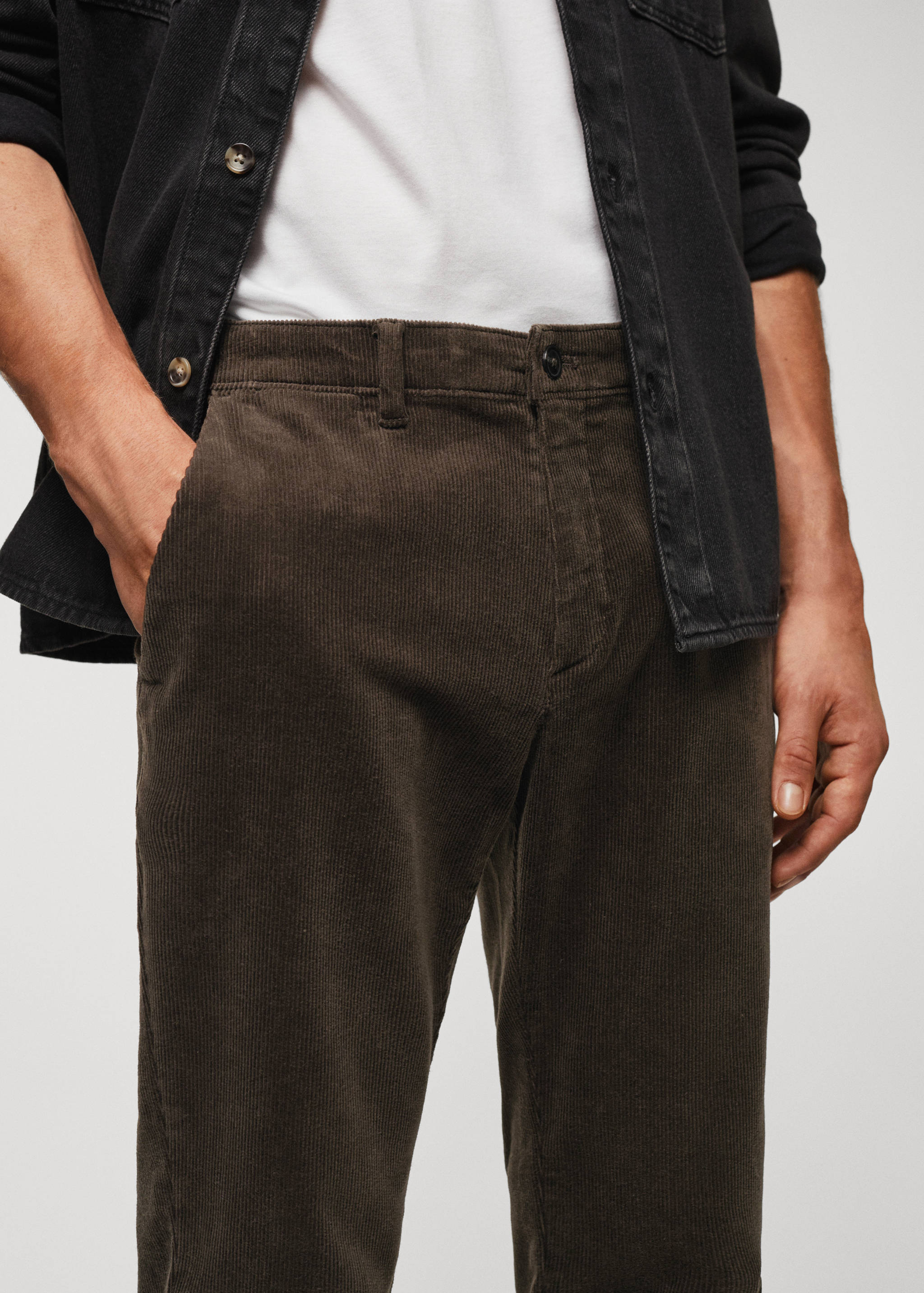 Corduroy slim-fit cropped trousers - Details of the article 1