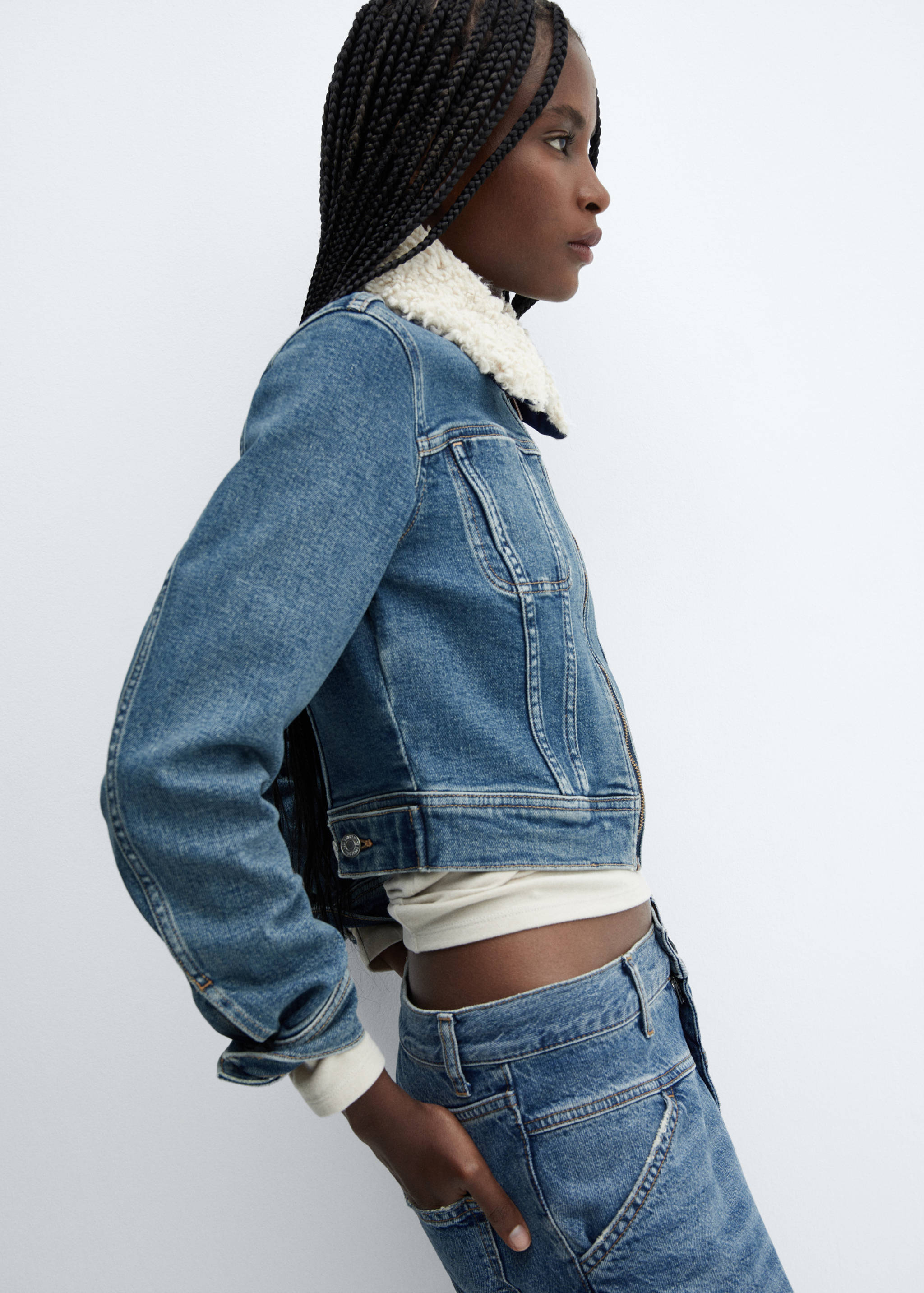 Denim jacket with shearling collar - Details of the article 2