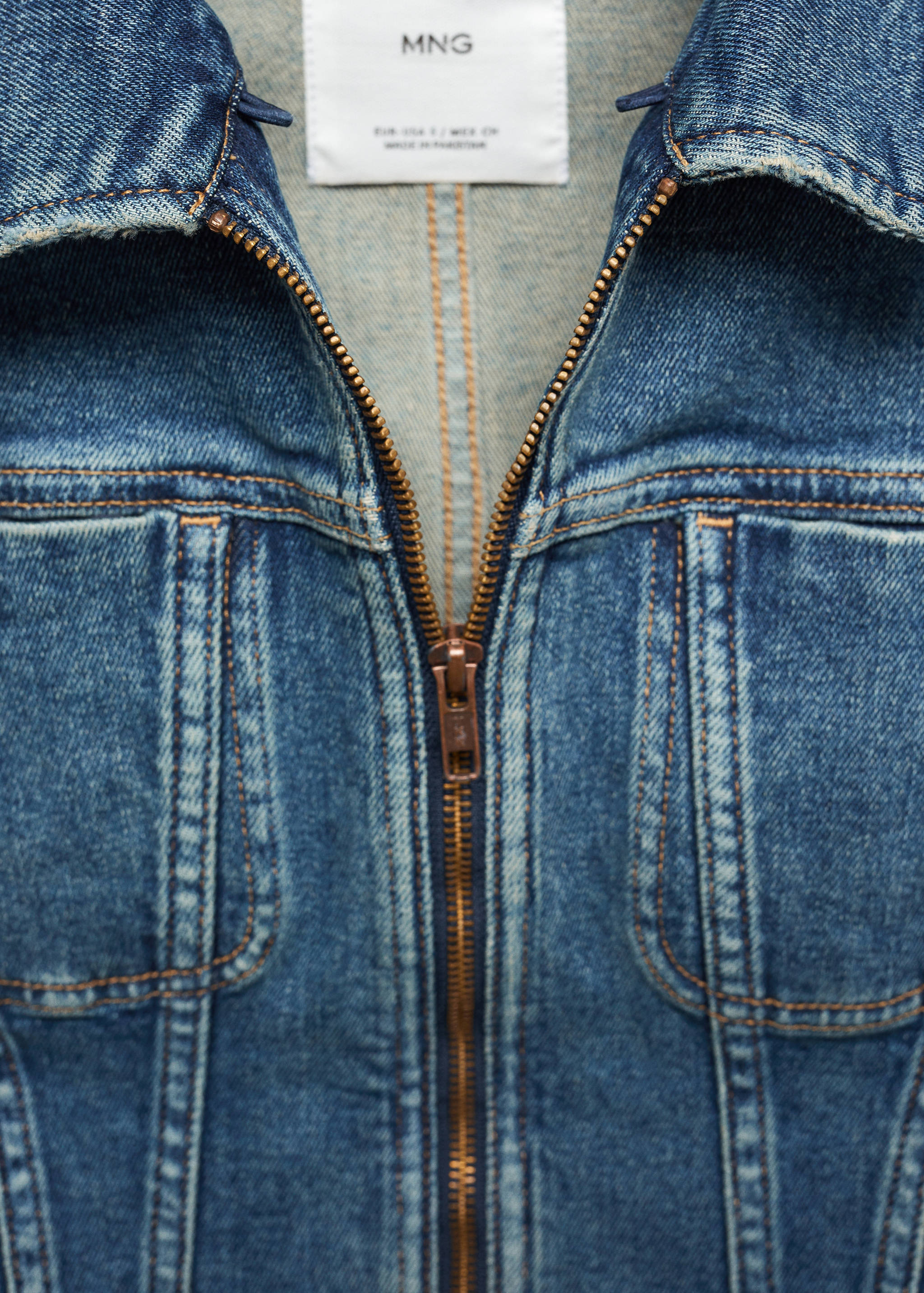 Denim jacket with shearling collar - Details of the article 8