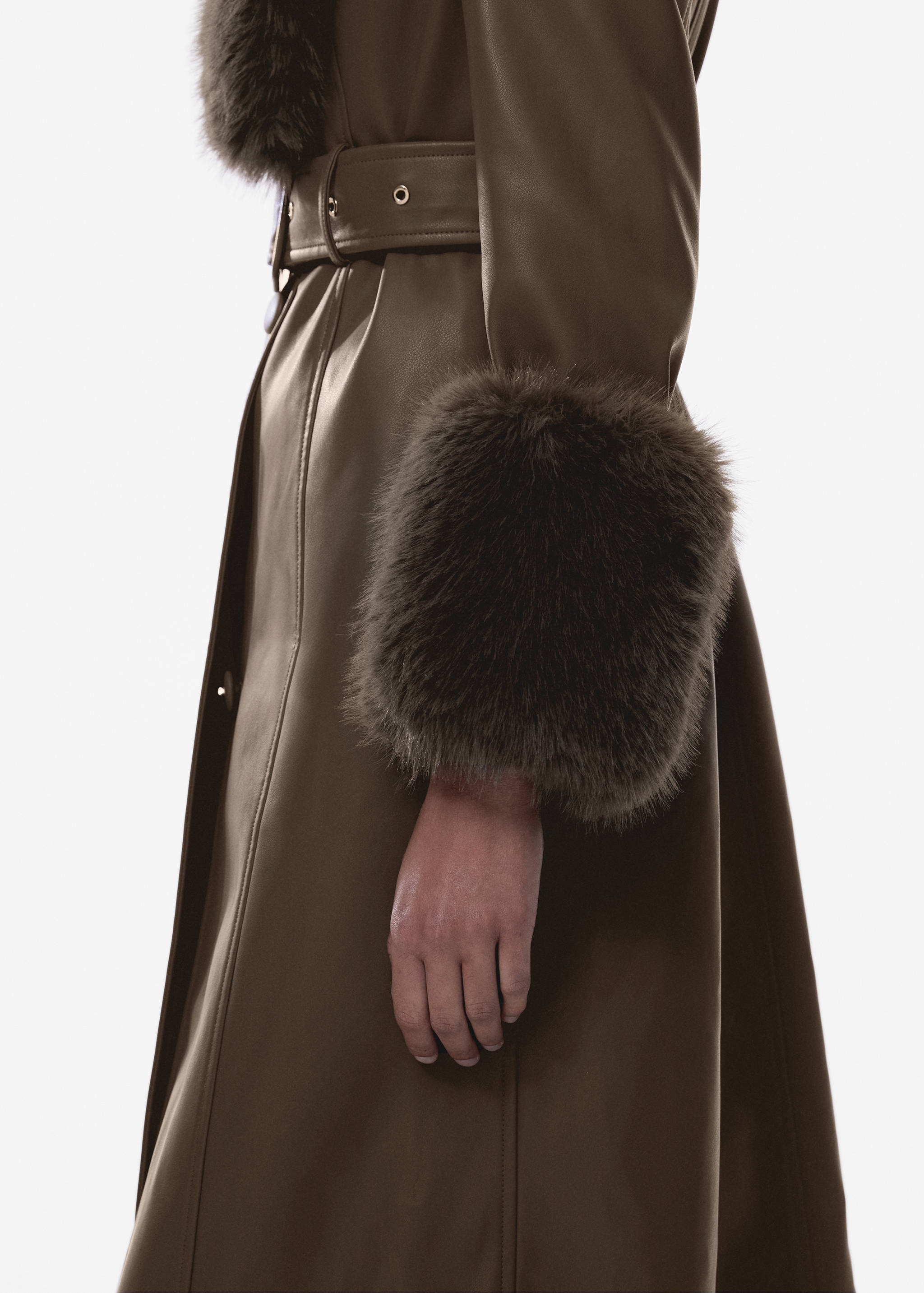 Faux-leather coat with fur-effect trim - Details of the article 6