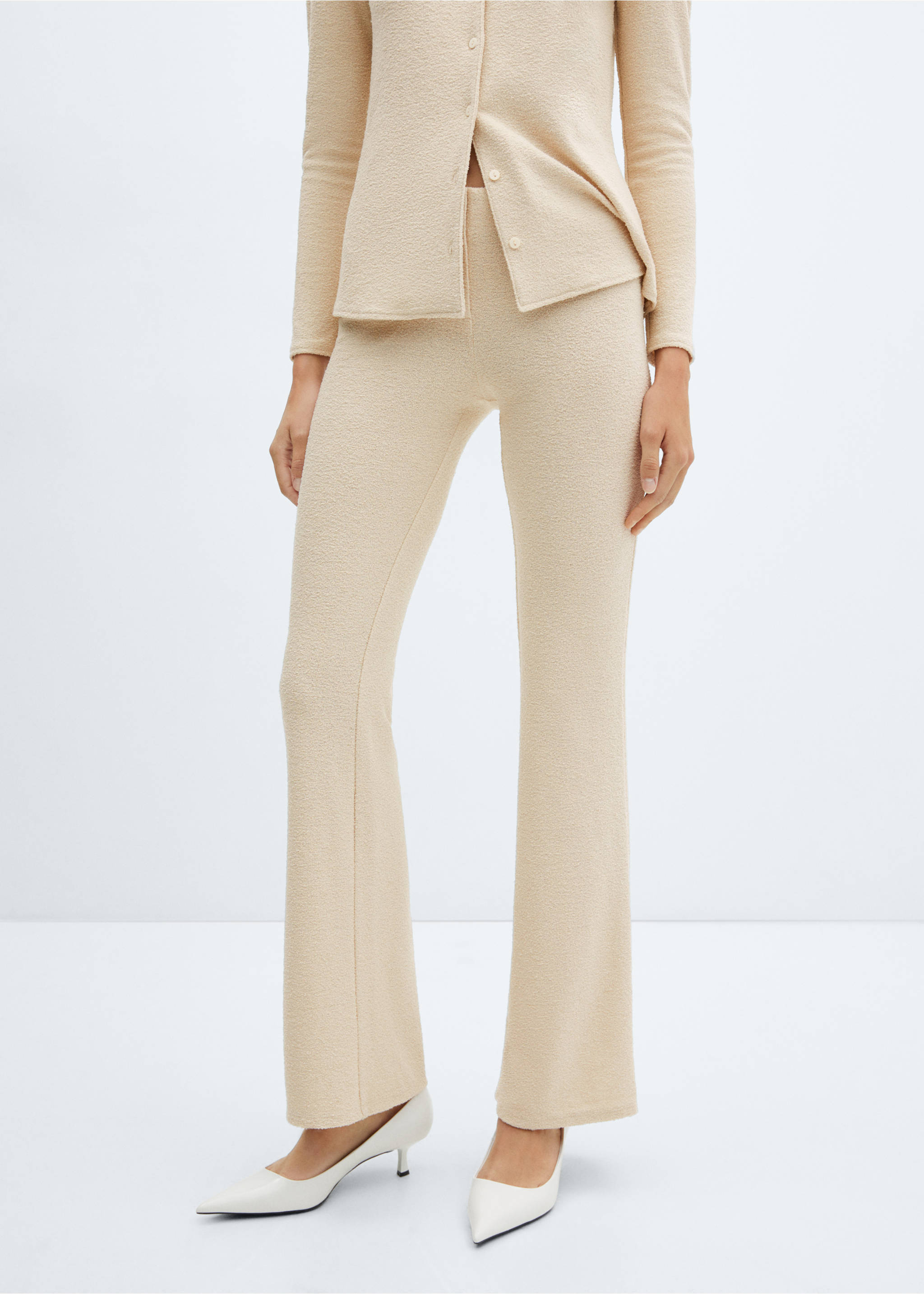 Pantalon évasé maille - Plan moyen, Blanc cassé. Ref: 57049123-00.