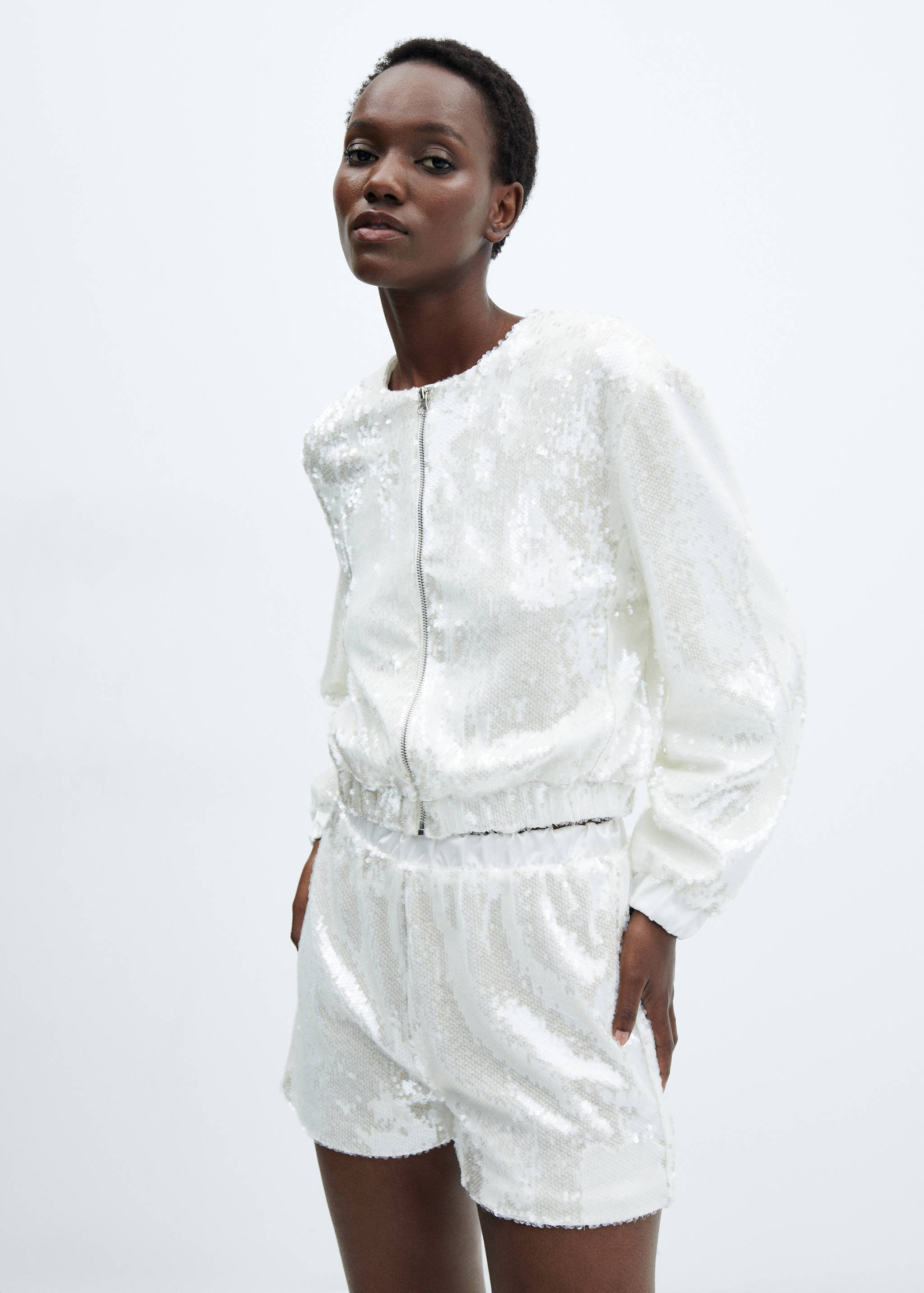 Shorts lentejuelas - Plano medio