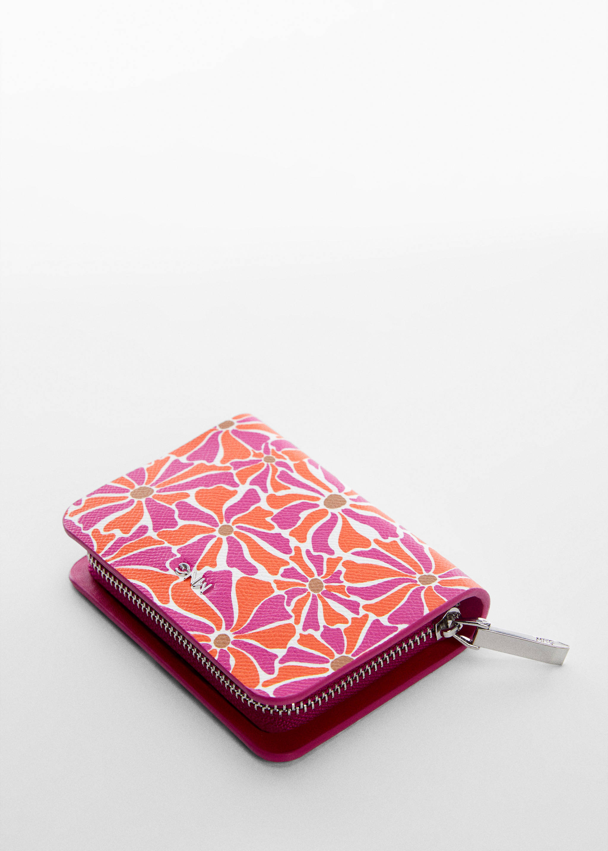 Textured wallet with embossed logo - Medium plane