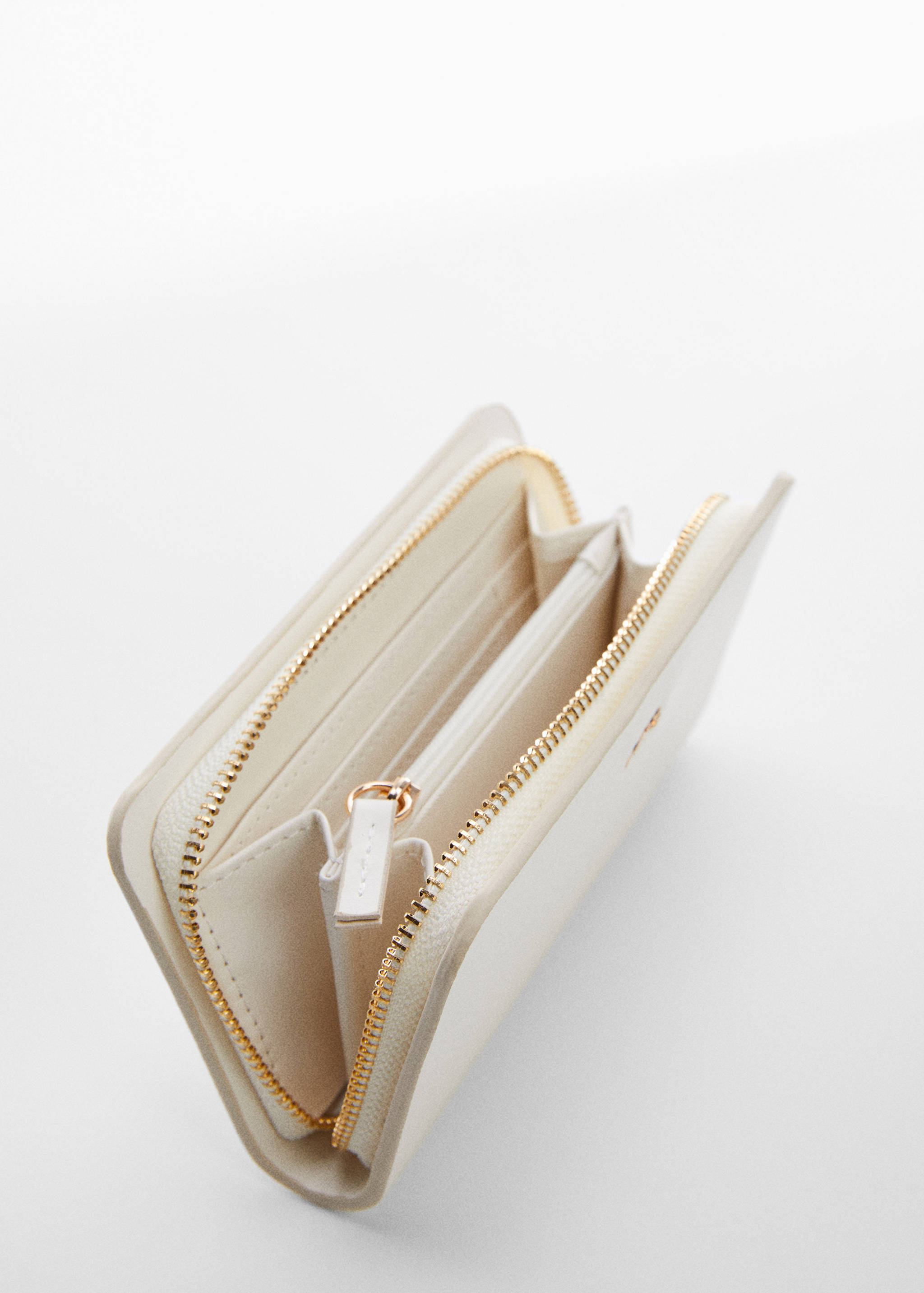 Textured wallet with embossed logo - Details of the article 1