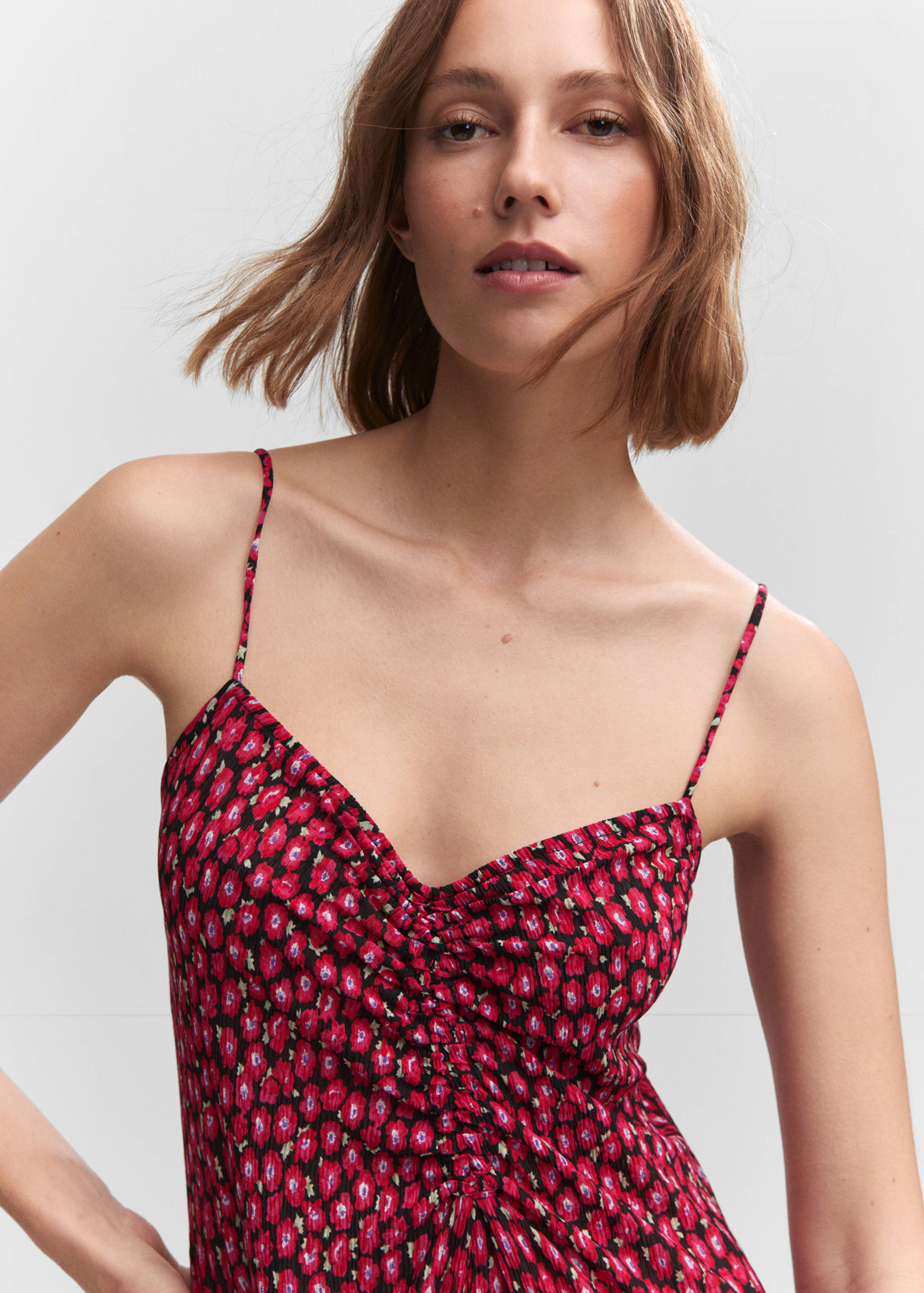 Vestido flores detalle fruncido - Detalle del artículo 1