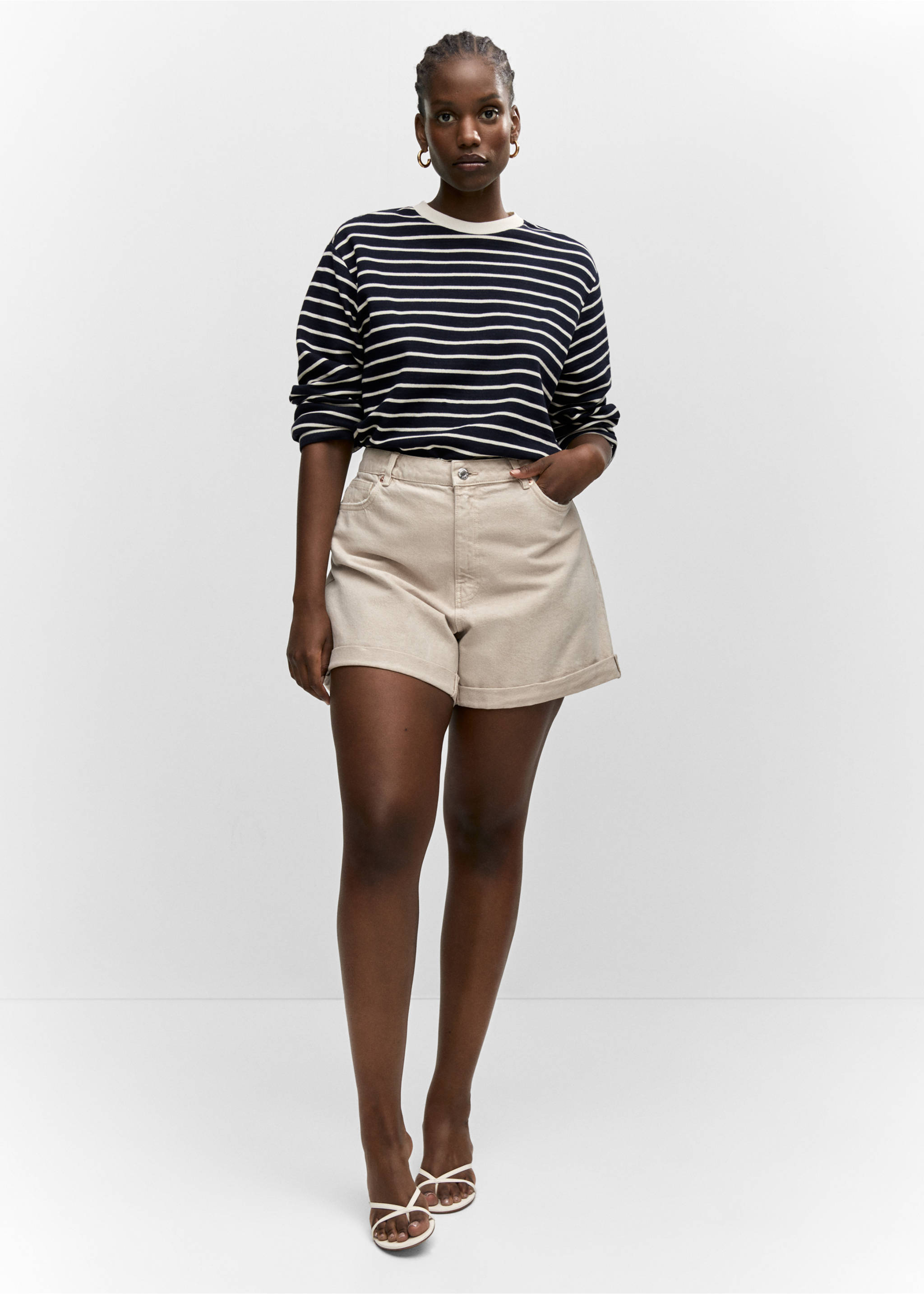 Short jean mom-fit - Détail de l'article 3, Beige. Ref: 57050180-00.