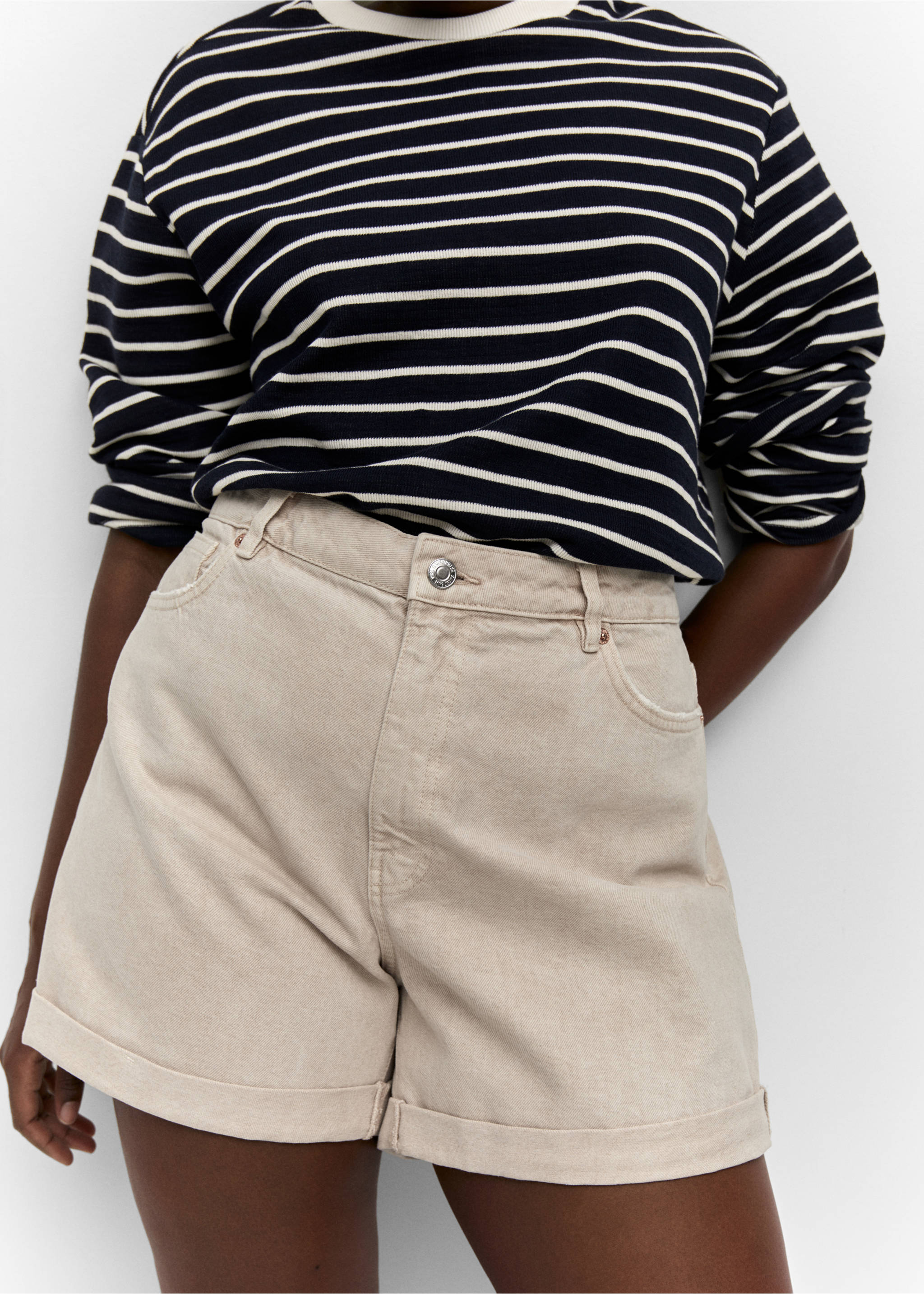 Short jean mom-fit - Détail de l'article 4, Beige. Ref: 57050180-00.