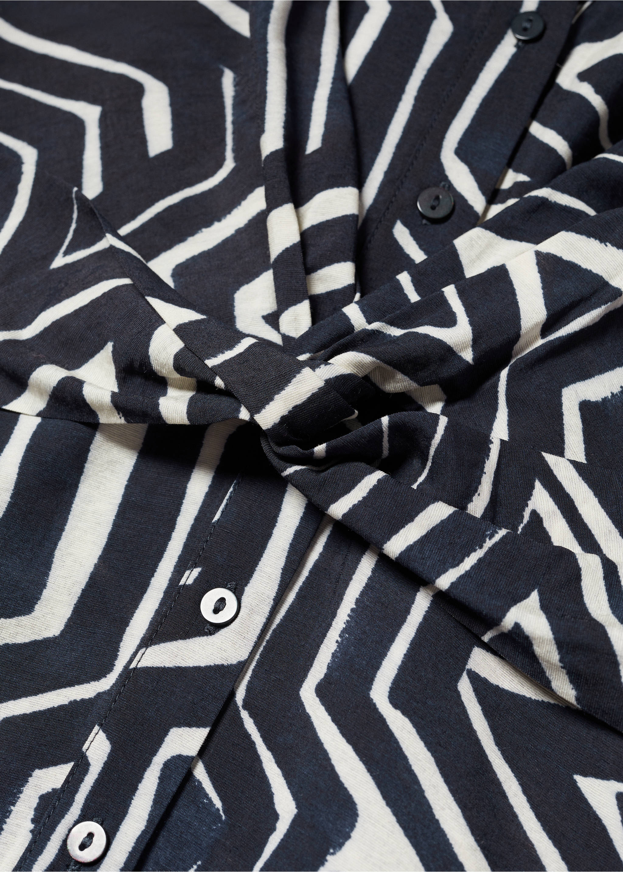 Tropical shirt dress - Details of the article 8, Black. Ref: 57050249-00.