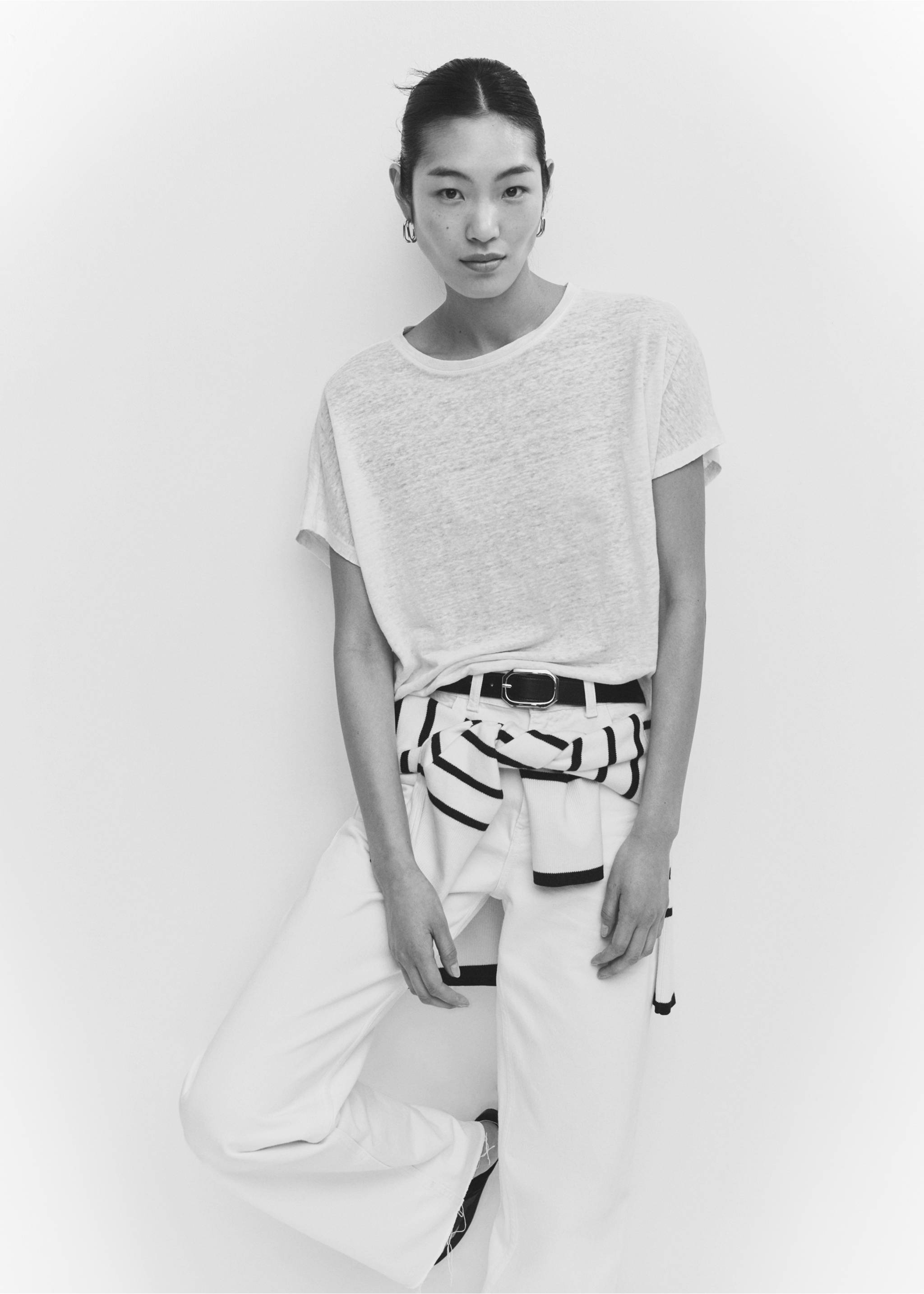 Oversized linen t-shirt - Details of the article 2, White. Ref: 57050262-00.
