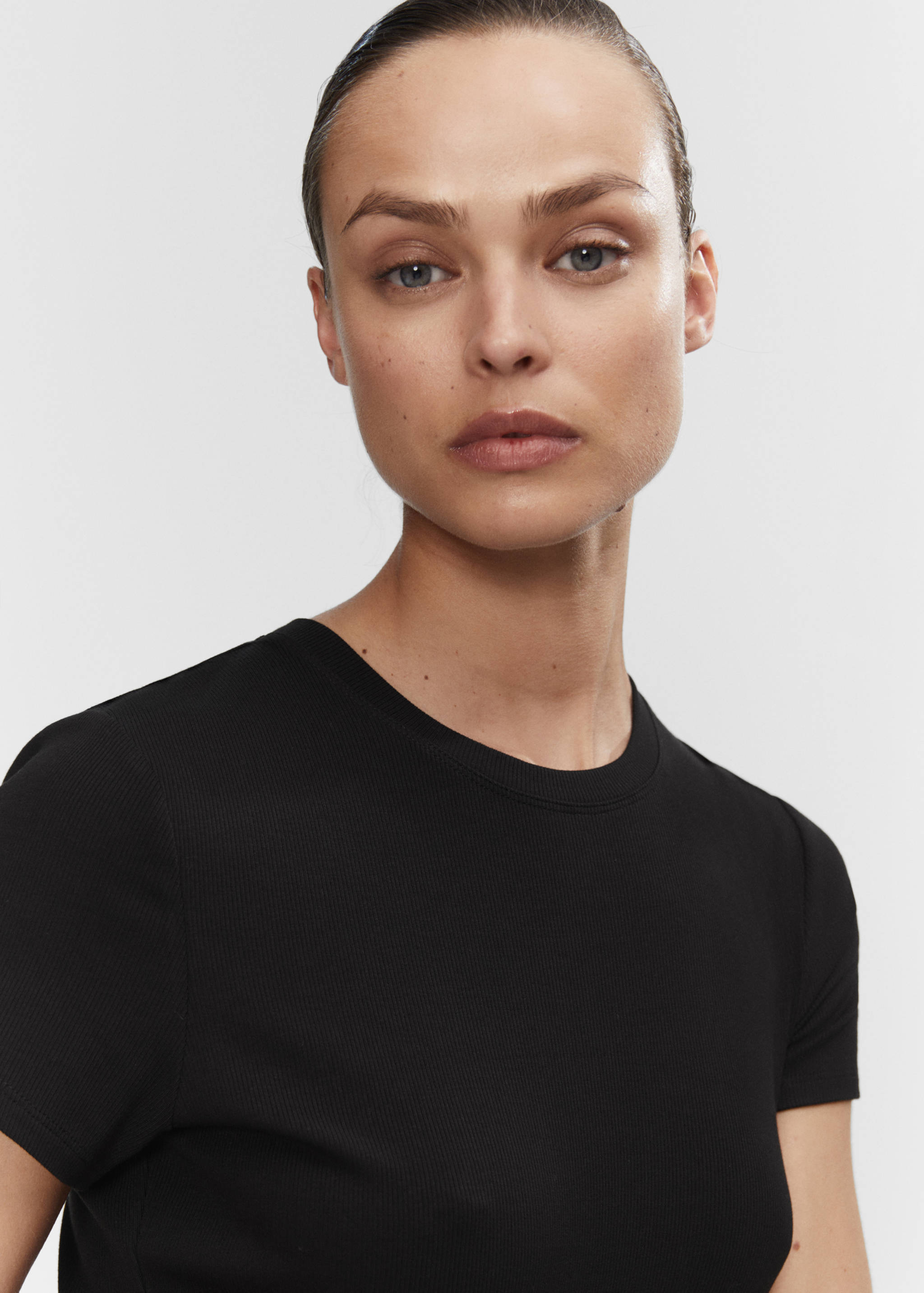 Midi-dress with slit - Details of the article 1