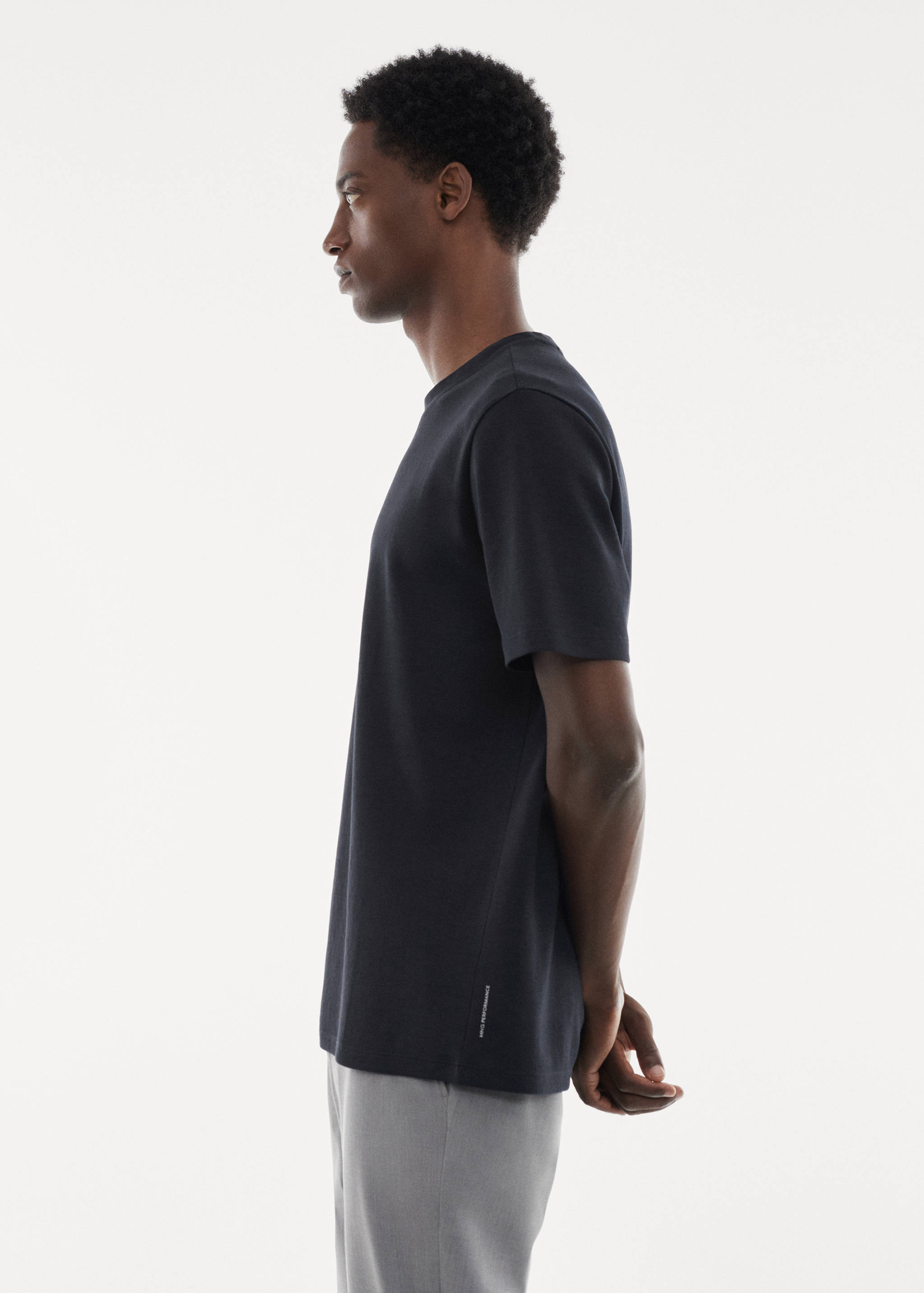 Breathable cotton t-shirt - Details of the article 2