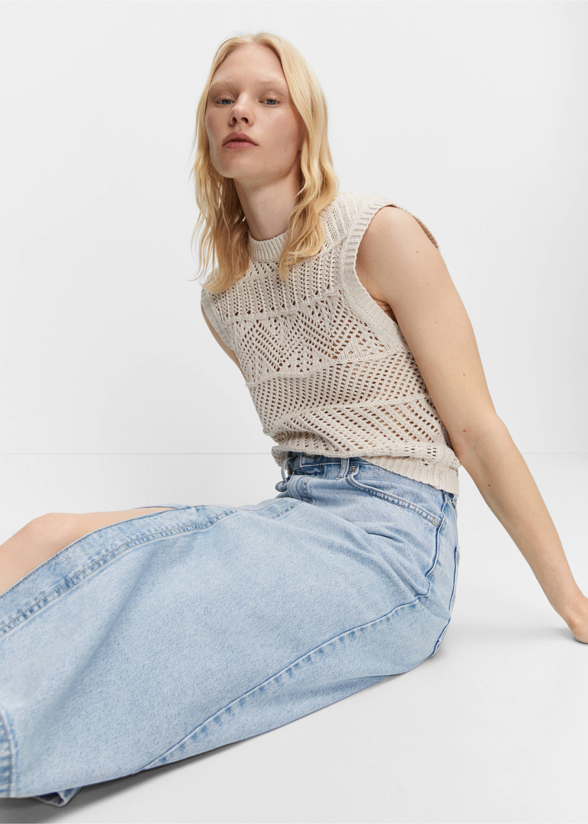 Denim midi-skirt - Details of the article 2, Light Blue. Ref: 57050335-00.