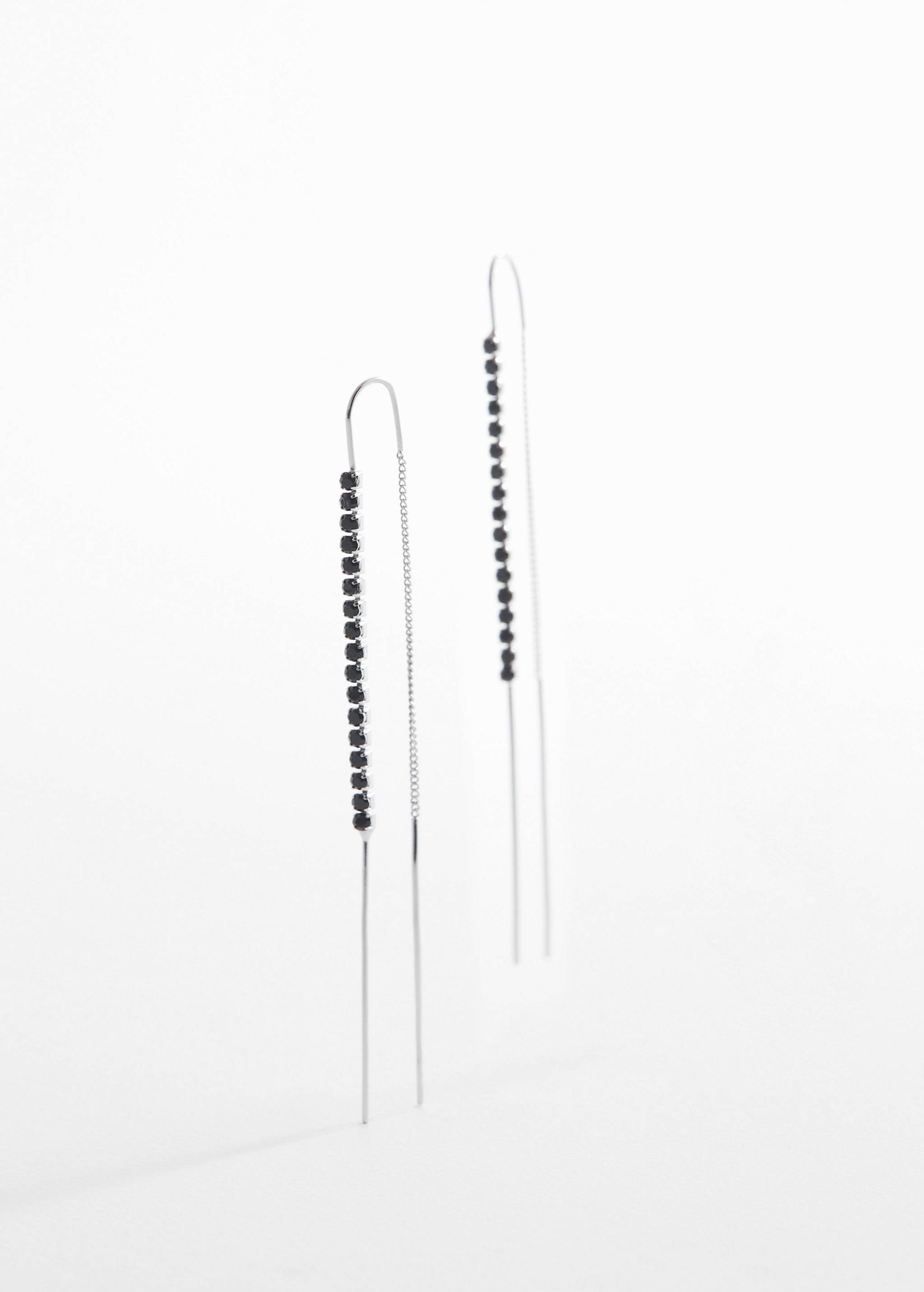 Boucles d'oreilles fil strass - Plan moyen