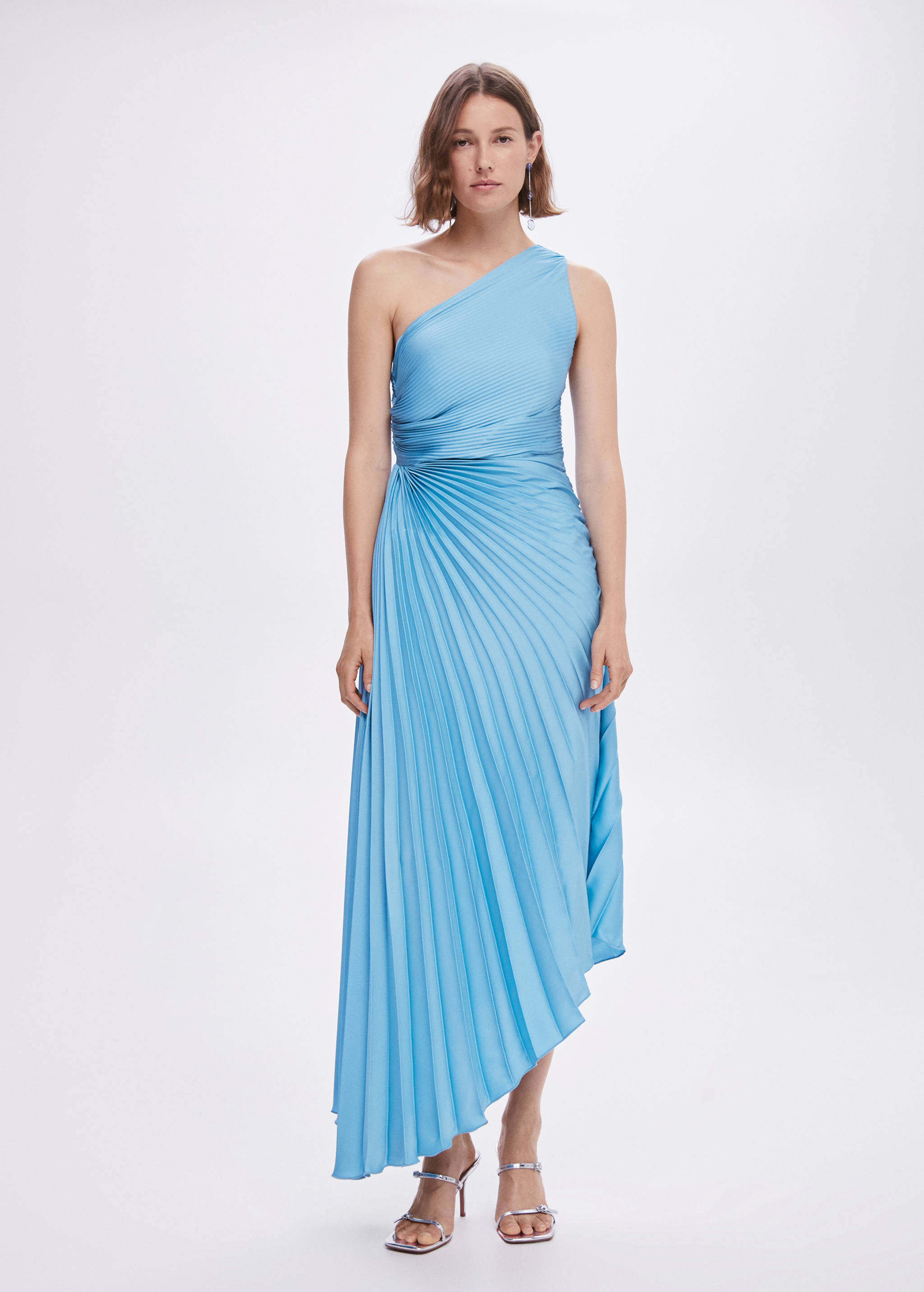 Asymmetrical pleated dress - General plane