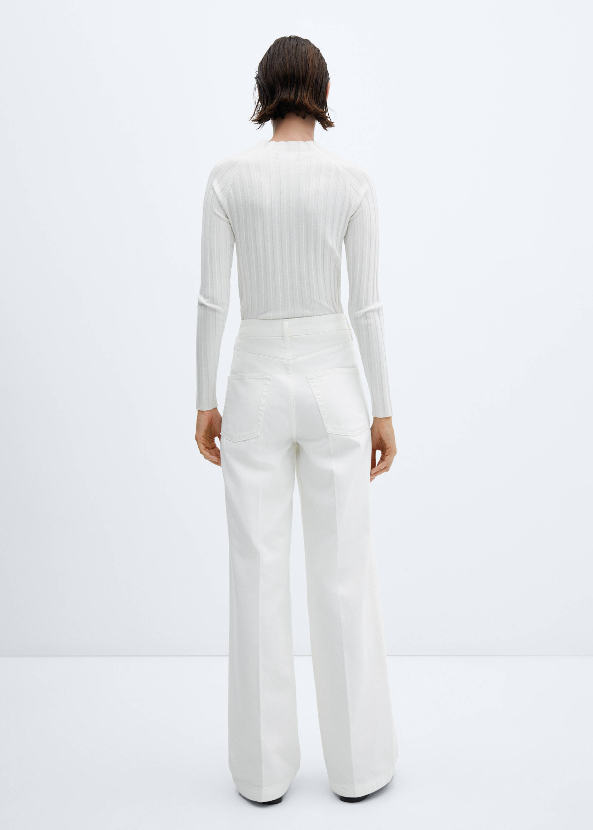 Mid-rise straight jeans - Reverse of the article