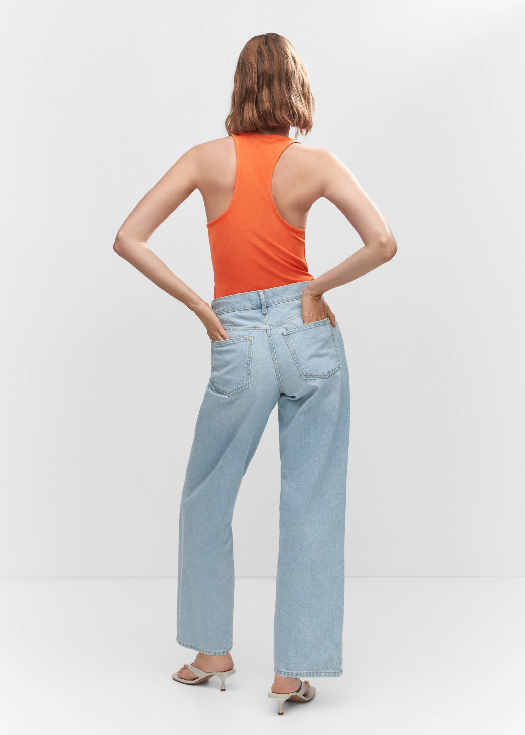 Strap top - Reverse of the article