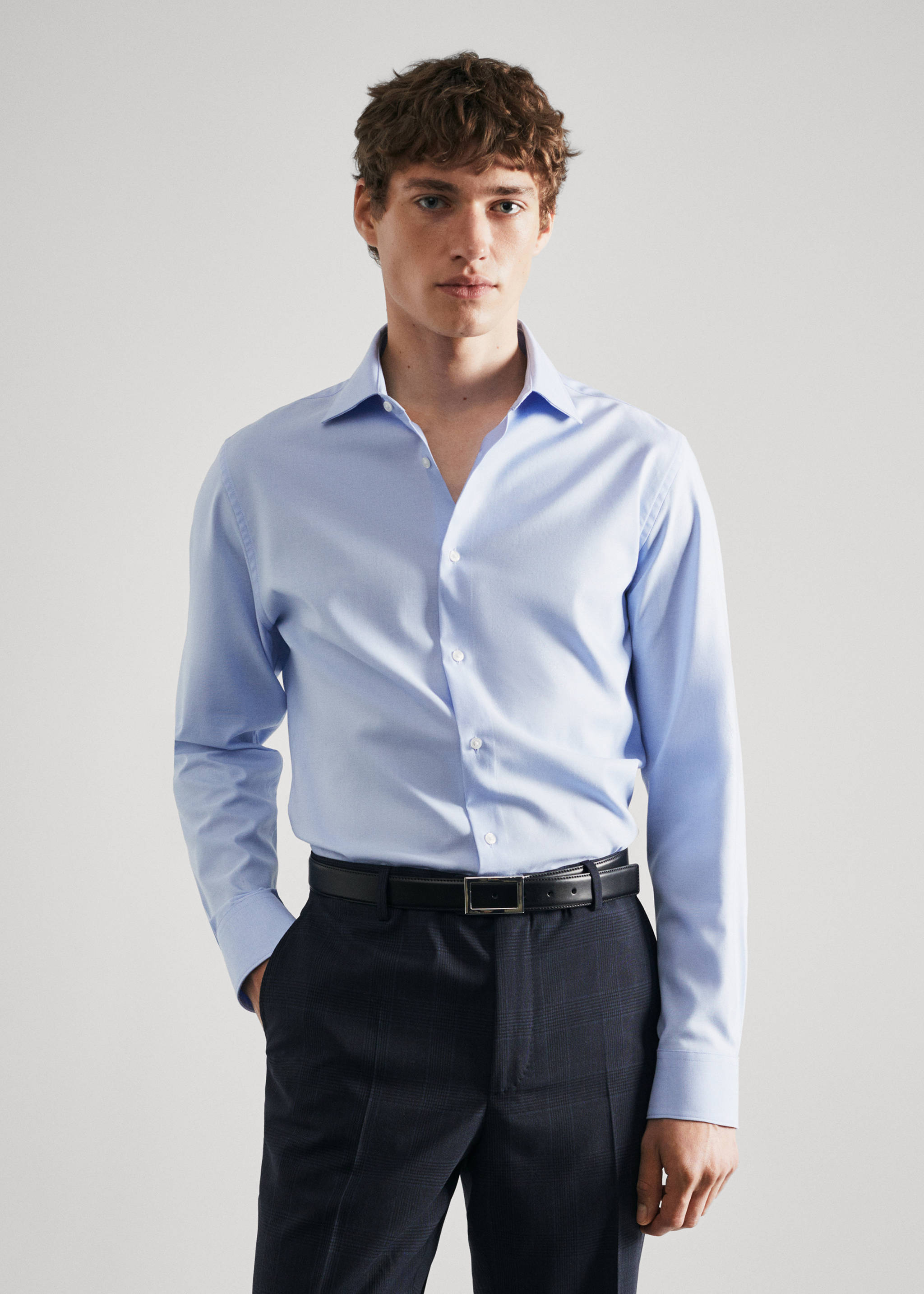 Camisa traje slim fit algodón popelín - Plano medio