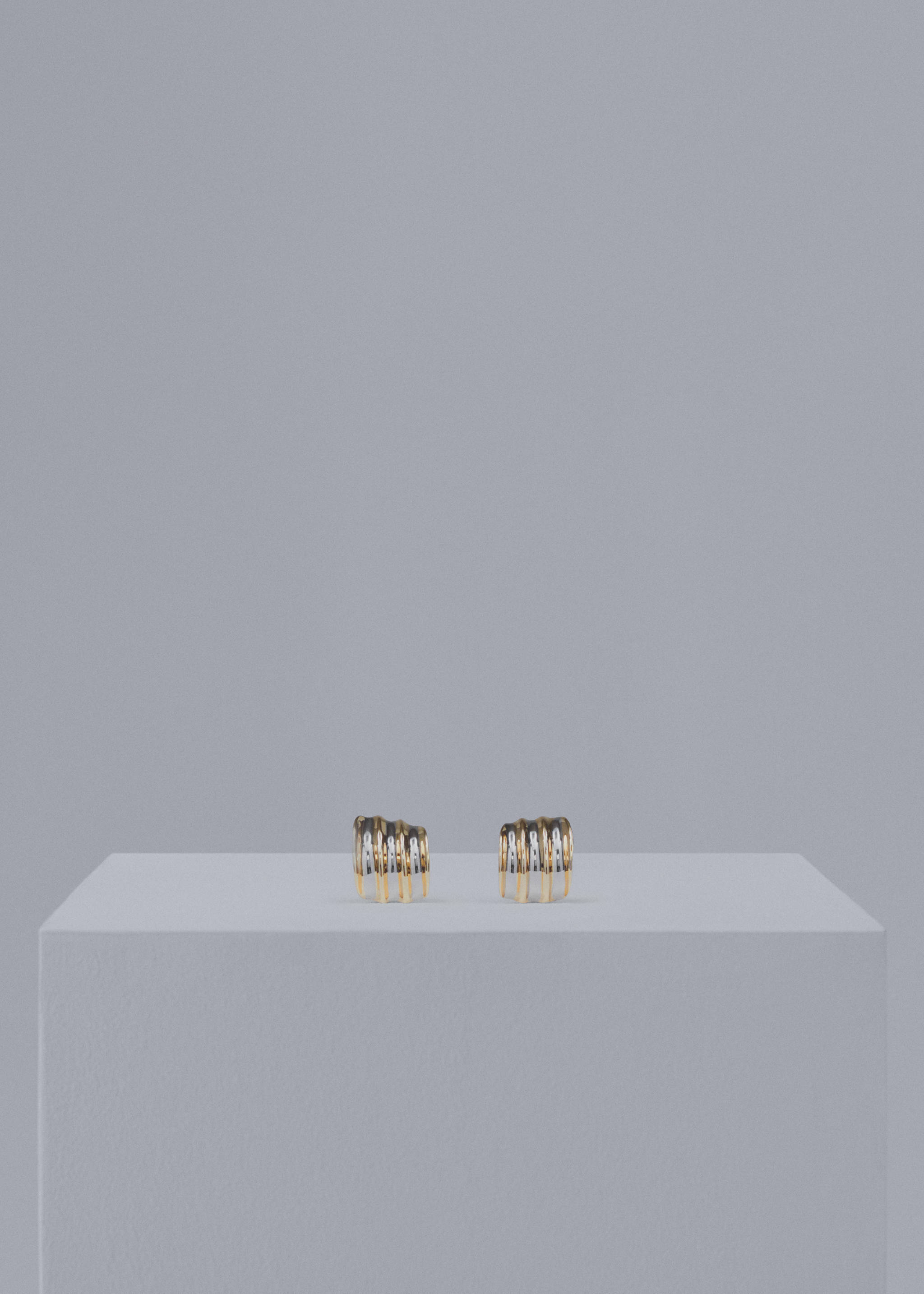 أقراط منقوشة متموجة - منتج دون نموذج