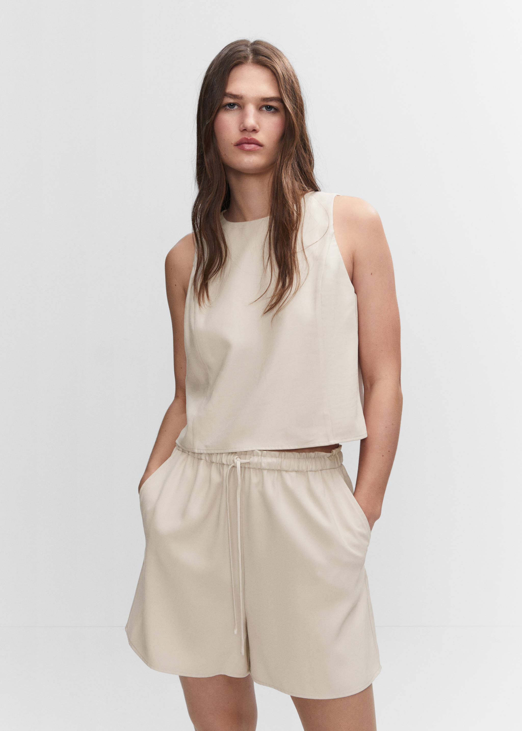 Crop top bretelles larges - Plan moyen