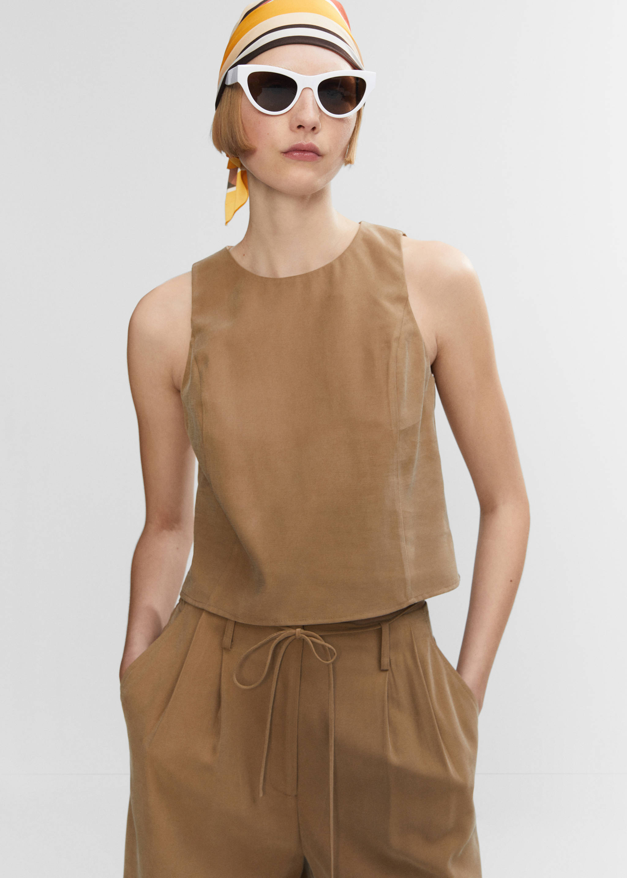 Crop top bretelles larges - Plan moyen