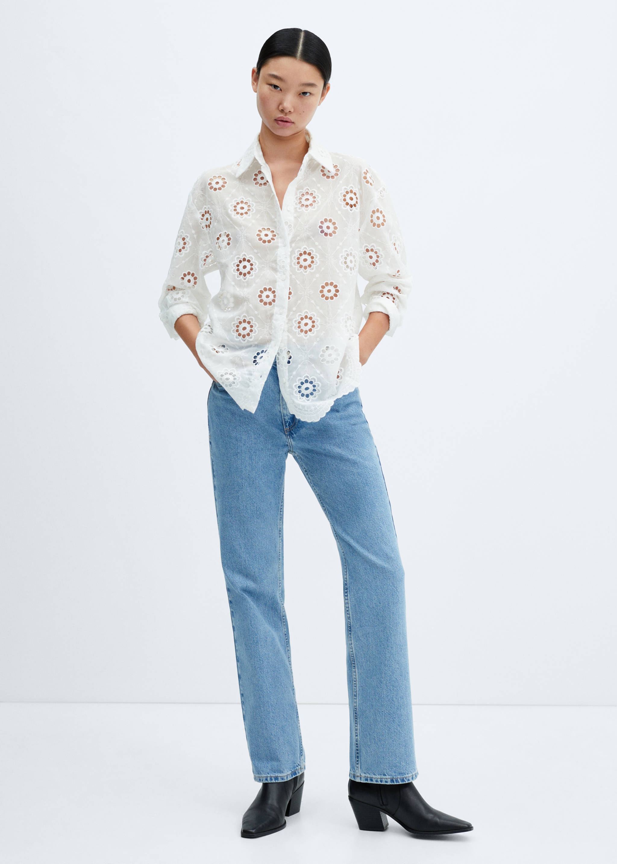 Ажурная рубашка с вышивкой - Общий план