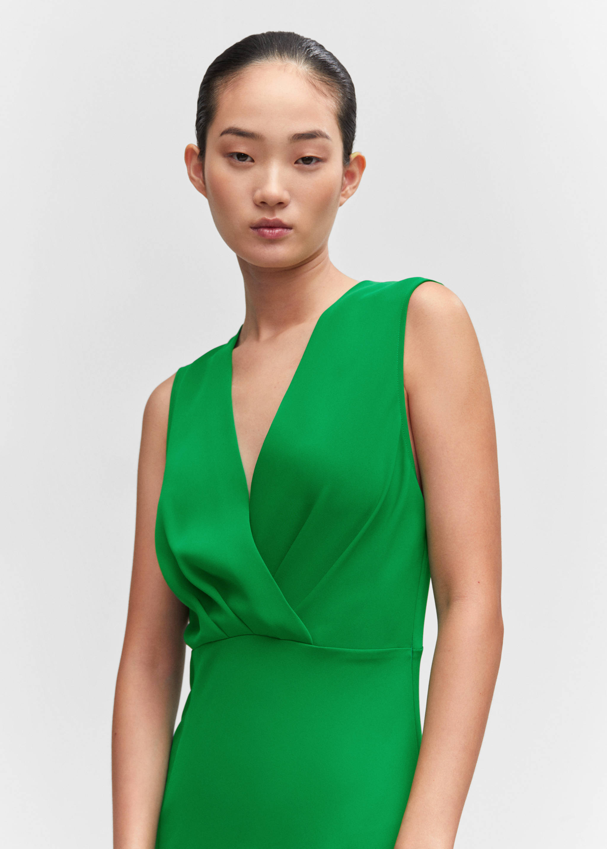 Asymmetrical dress with side slit - Details of the article 1