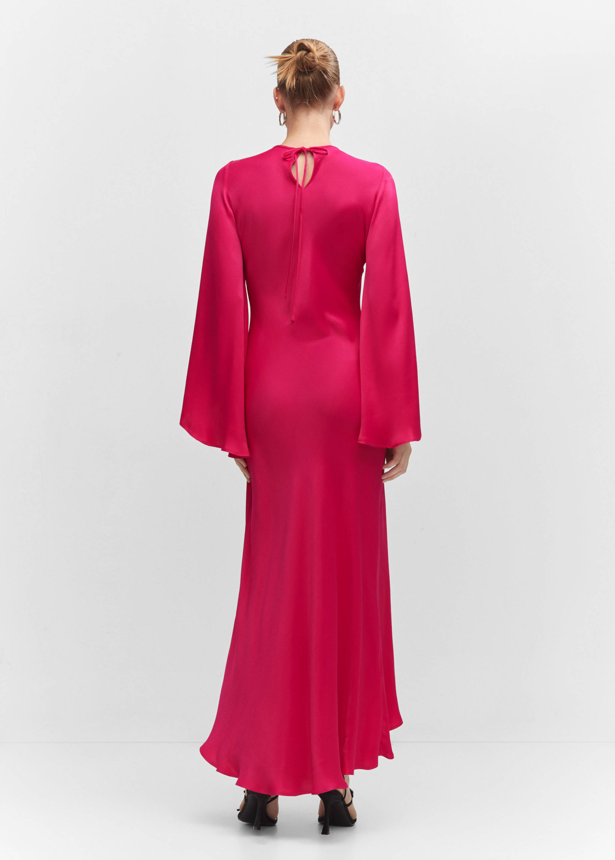 Flared-sleeve satin dress - Reverse of the article