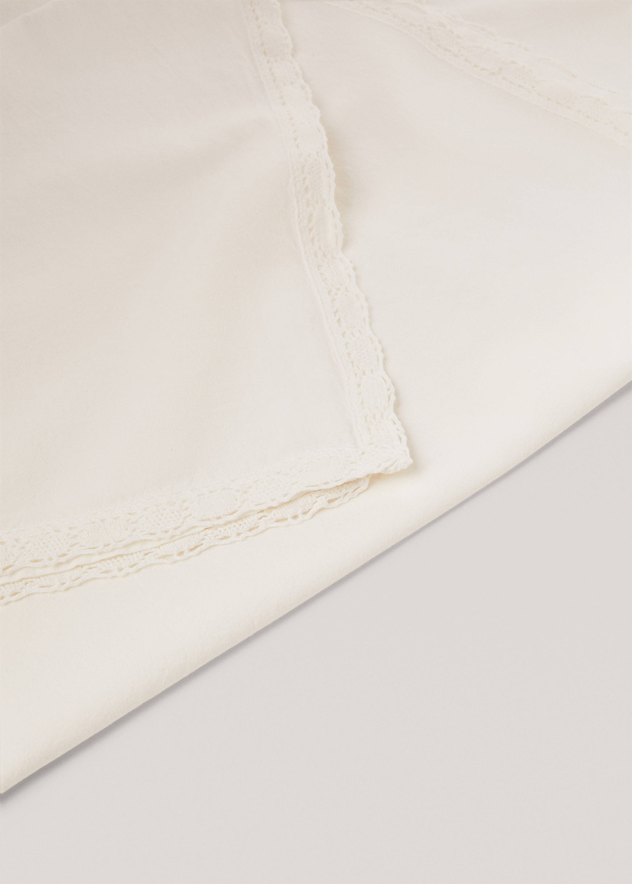 Lace-detail tablecloth 150x250cm - Details of the article 1